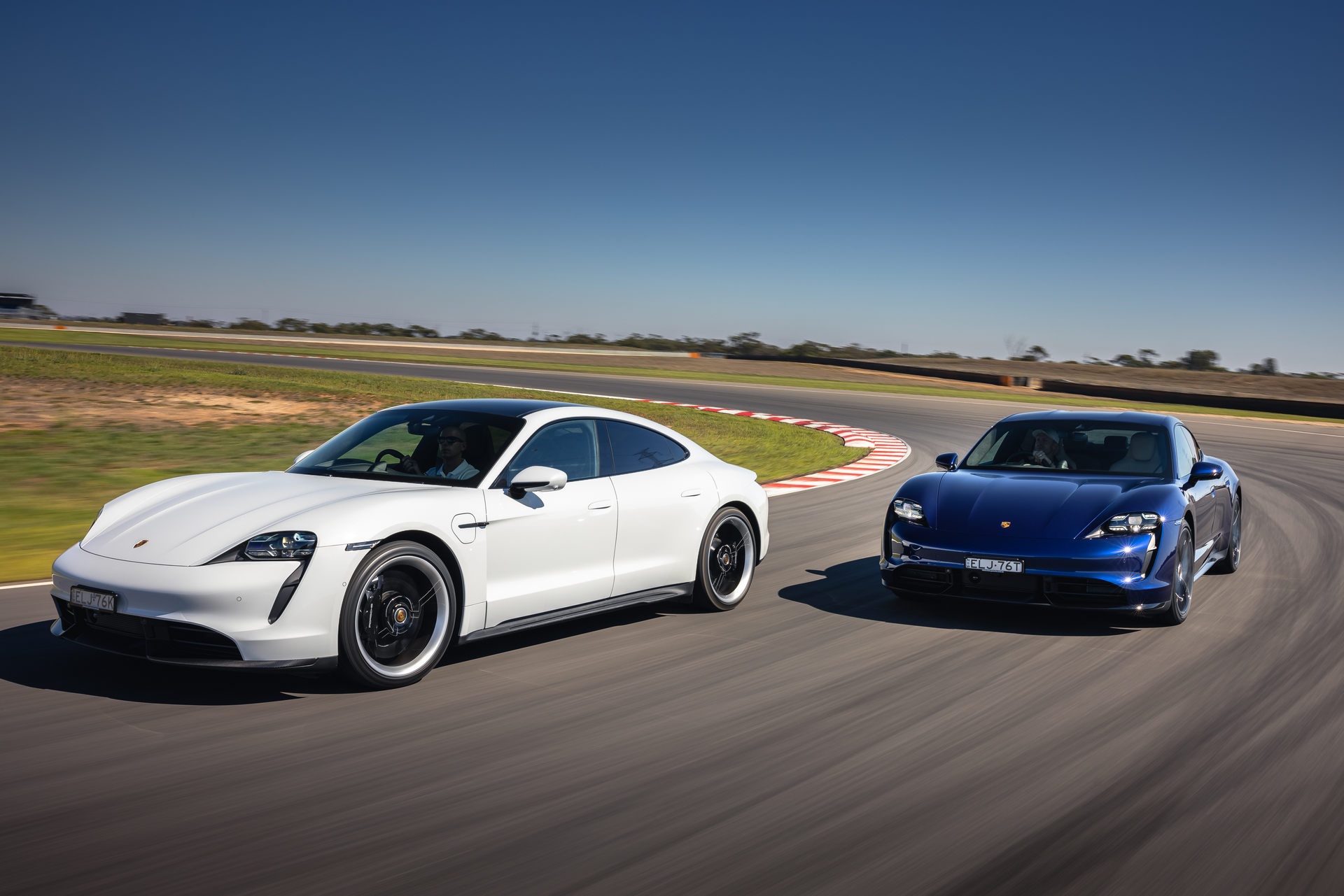 porsche,  taycan,  macan,  cháy hàng,  porsche taycan,  porsche macan,  iaa 2021,  Munich Motor Show ảnh 2 porsche,  taycan,  macan,  chay hang,  porsche taycan,  porsche macan,  iaa 2021,  Munich Motor Show anh 2