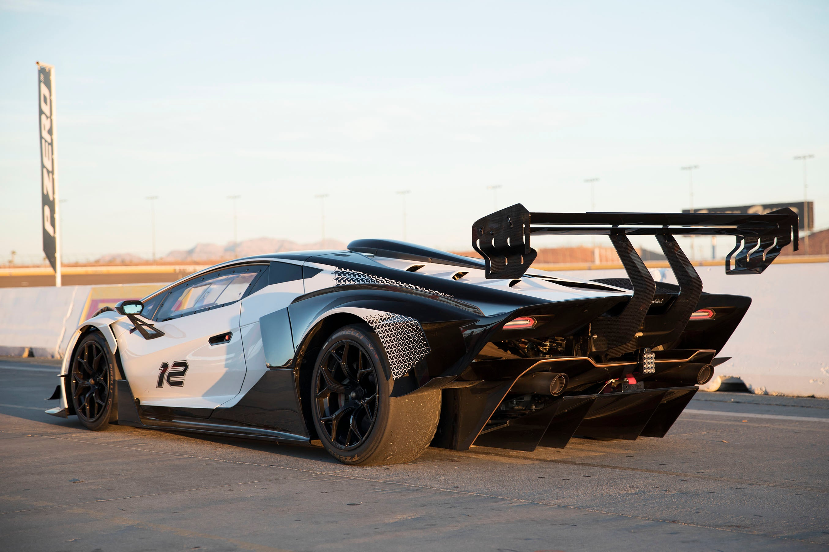 sieu xe,  ferrari,  fxx,  fxx-k,  fxx-k evo,  599xx,  599xx evo,  pagani,  huayra,  huayra r,  aston martin,  valkyrie,  valkyrie amr pro,  lamborghini,  essenza scv12,  scv12,  mclaren,  senna,  senna gtr,  bugatti,  bolide,  porsche anh 12