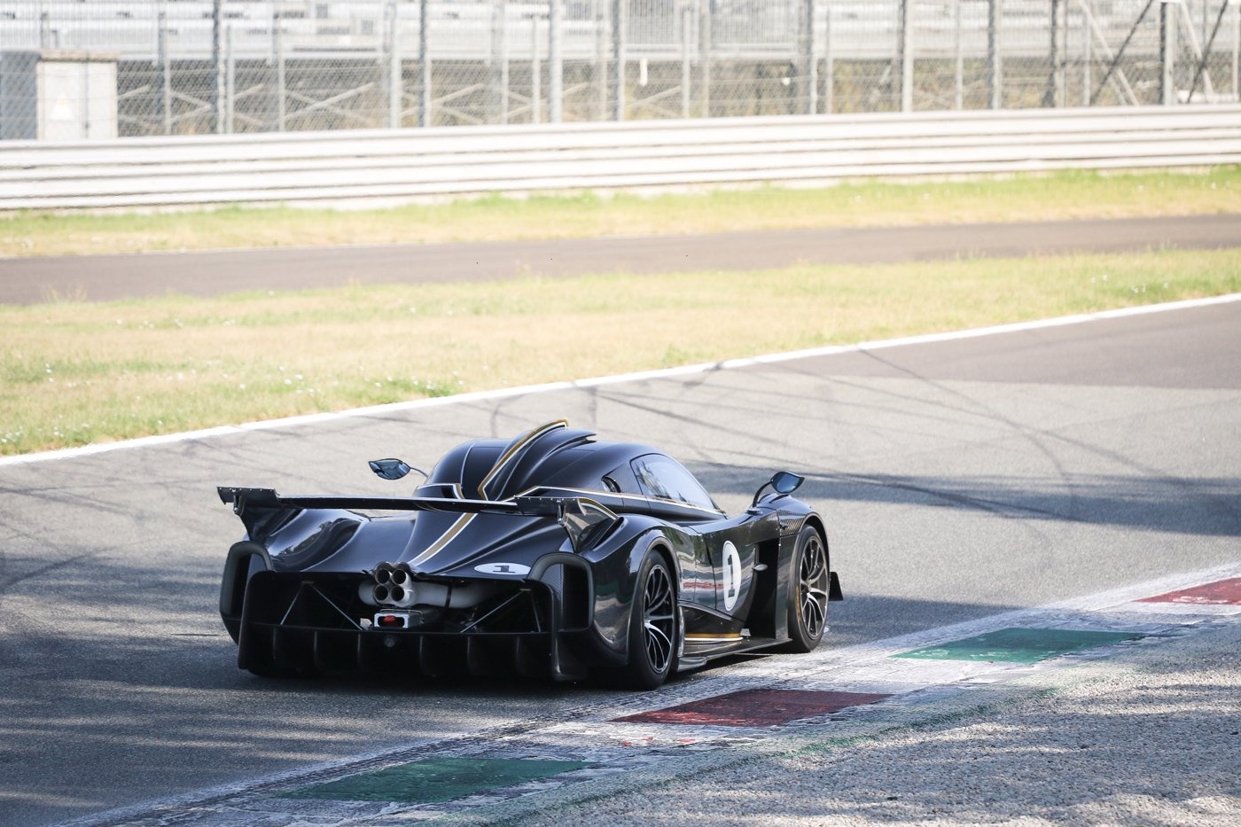 sieu xe,  ferrari,  fxx,  fxx-k,  fxx-k evo,  599xx,  599xx evo,  pagani,  huayra,  huayra r,  aston martin,  valkyrie,  valkyrie amr pro,  lamborghini,  essenza scv12,  scv12,  mclaren,  senna,  senna gtr,  bugatti,  bolide,  porsche anh 10