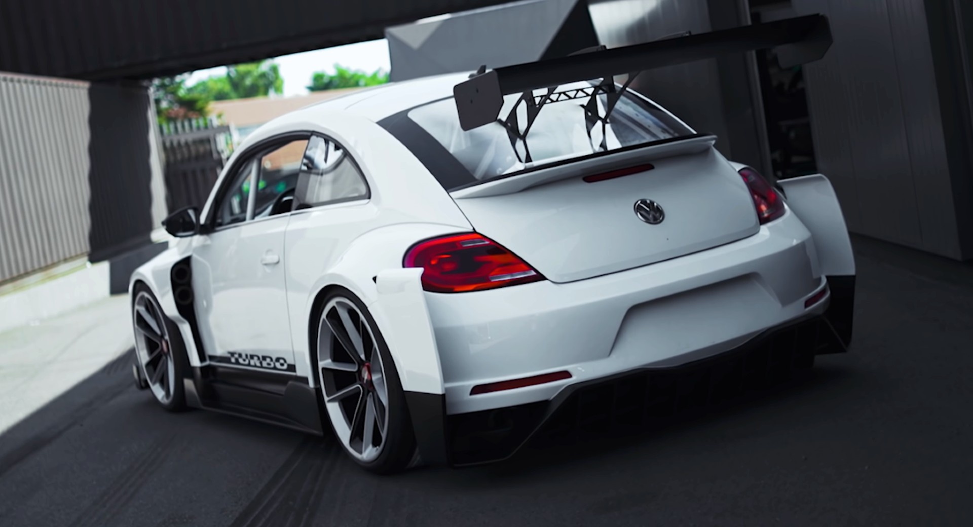 Volkswagen Beetle độ thân rộng ảnh 7 Volkswagen Beetle do than rong anh 7