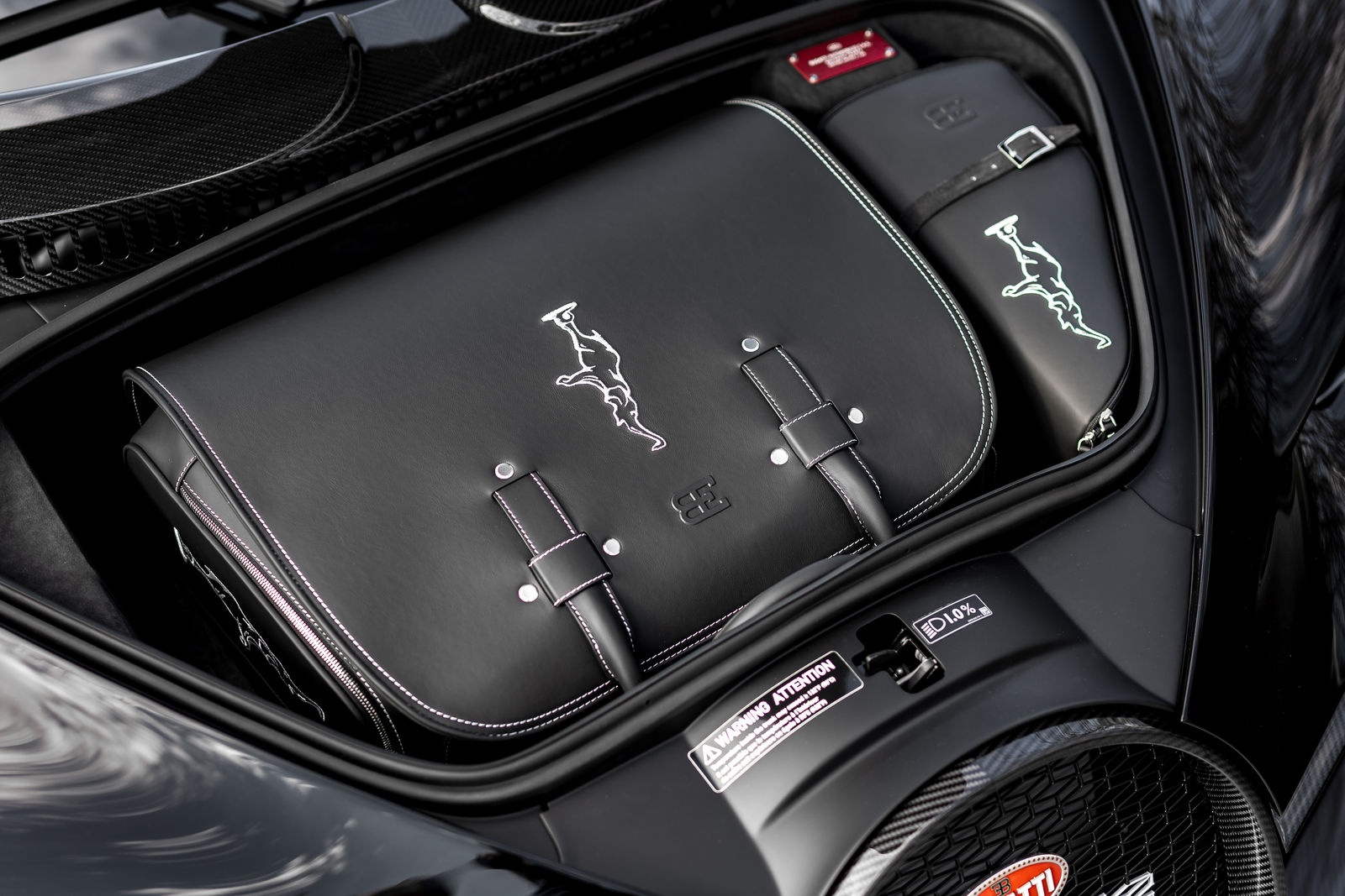 phụ kiện siêu xe Bugatti ảnh 9 phu kien sieu xe Bugatti anh 9
