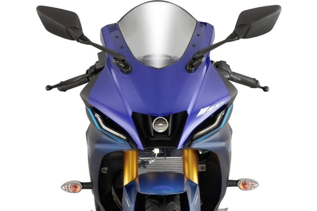 Yamaha R15 V4 anh 4