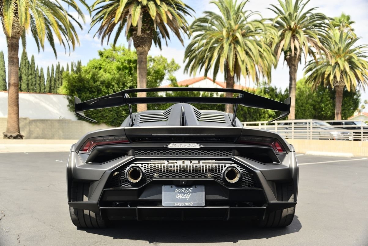 Lamborghini Huracan STO anh 11