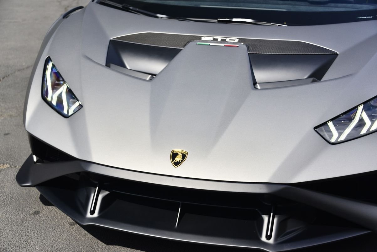 Lamborghini Huracan STO anh 3