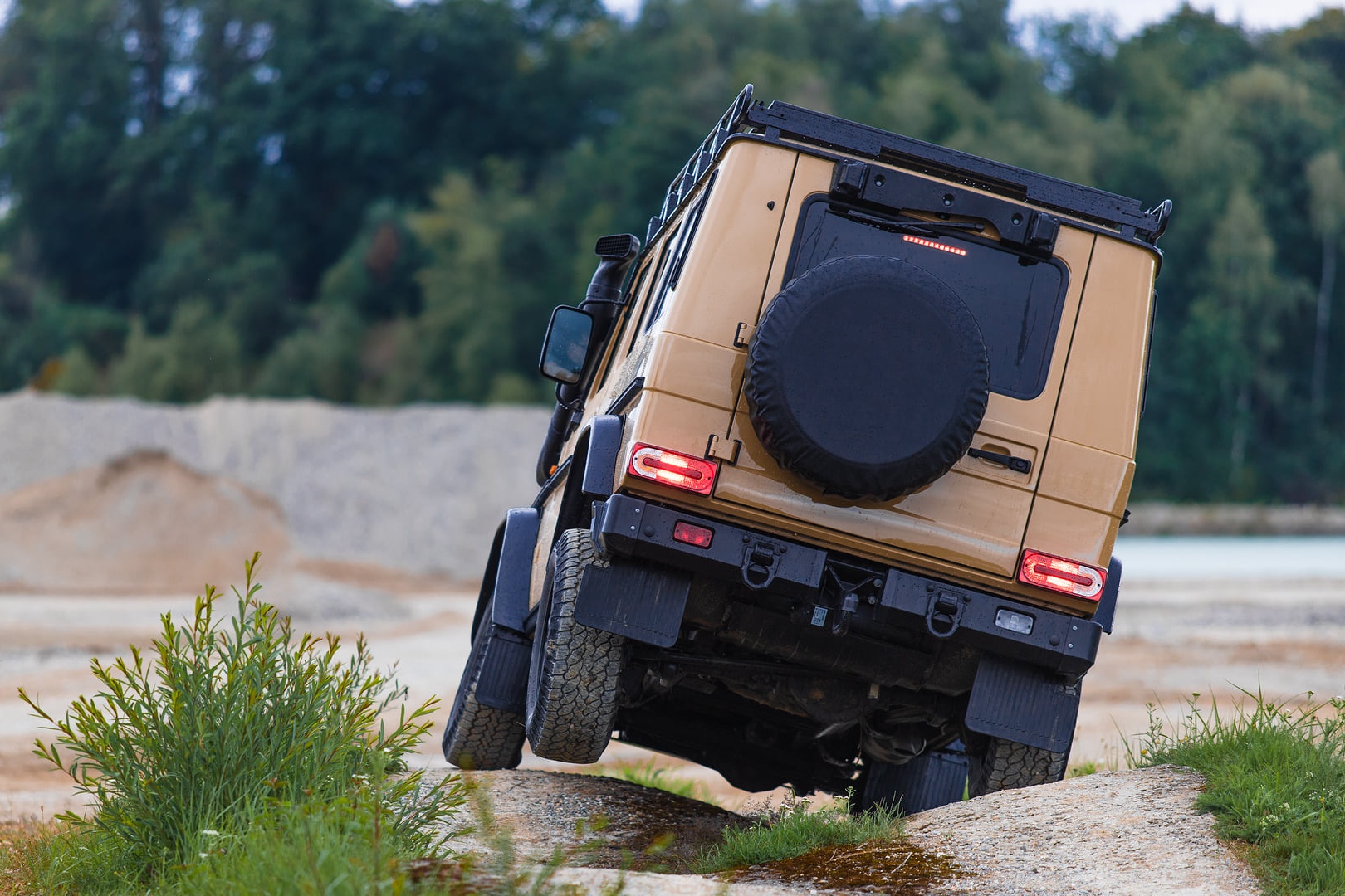 mercedes-benz g-class anh 2