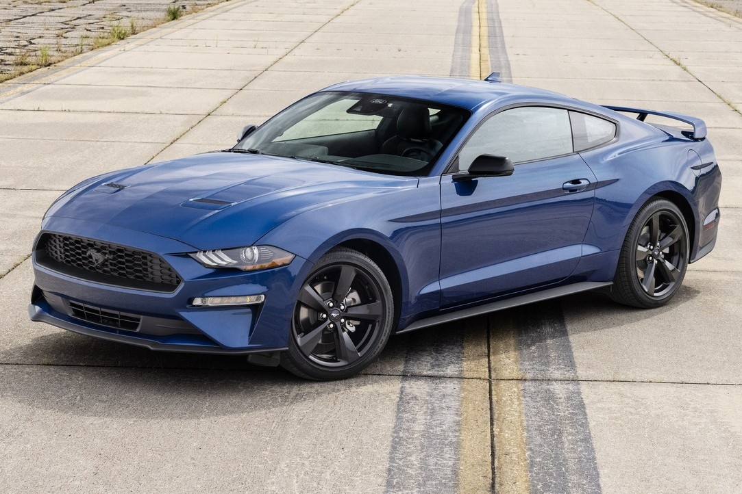 Chi tiet Ford Mustang 2022 phien ban California Special hinh anh