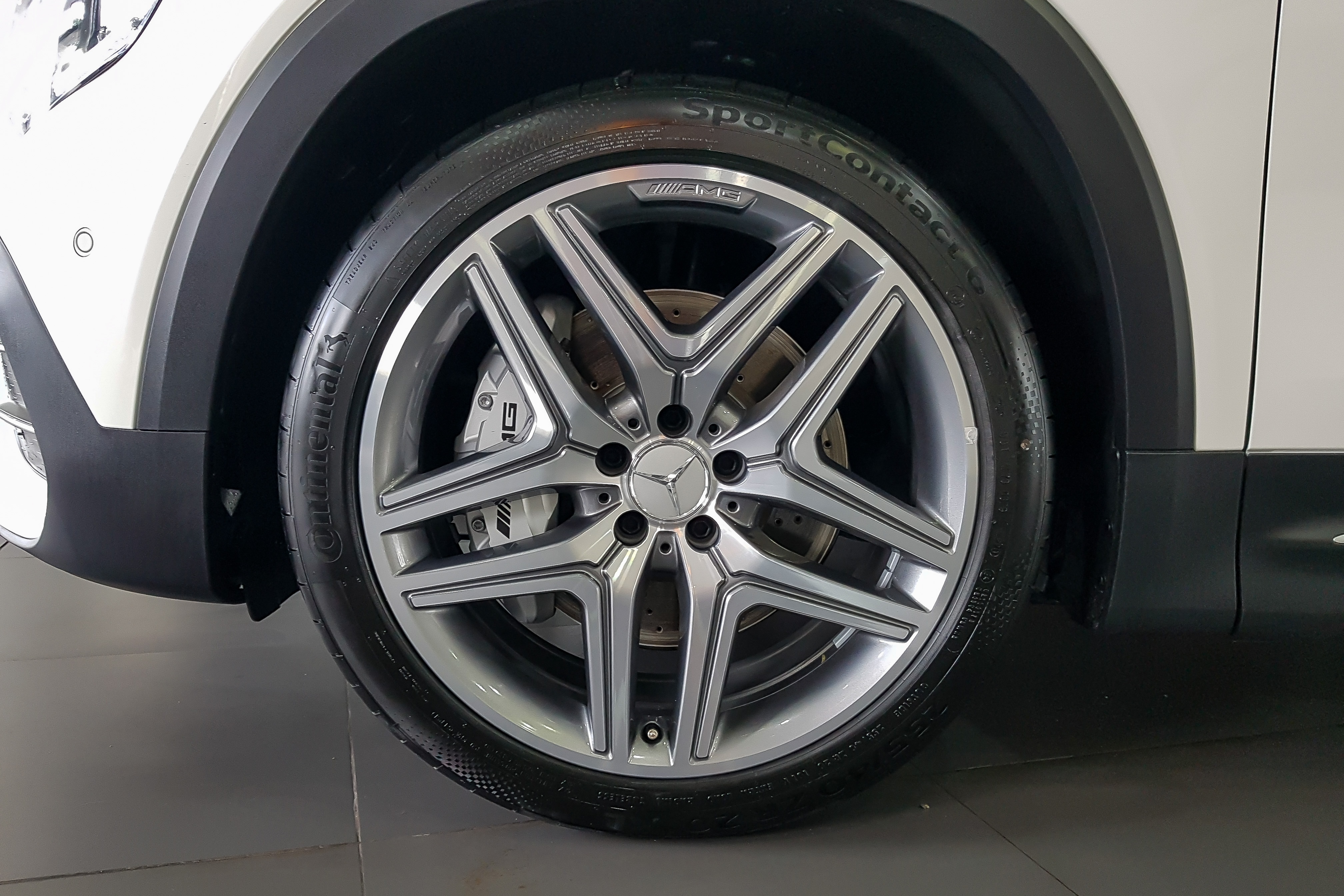 Mercedes-AMG GLB 35 anh 5