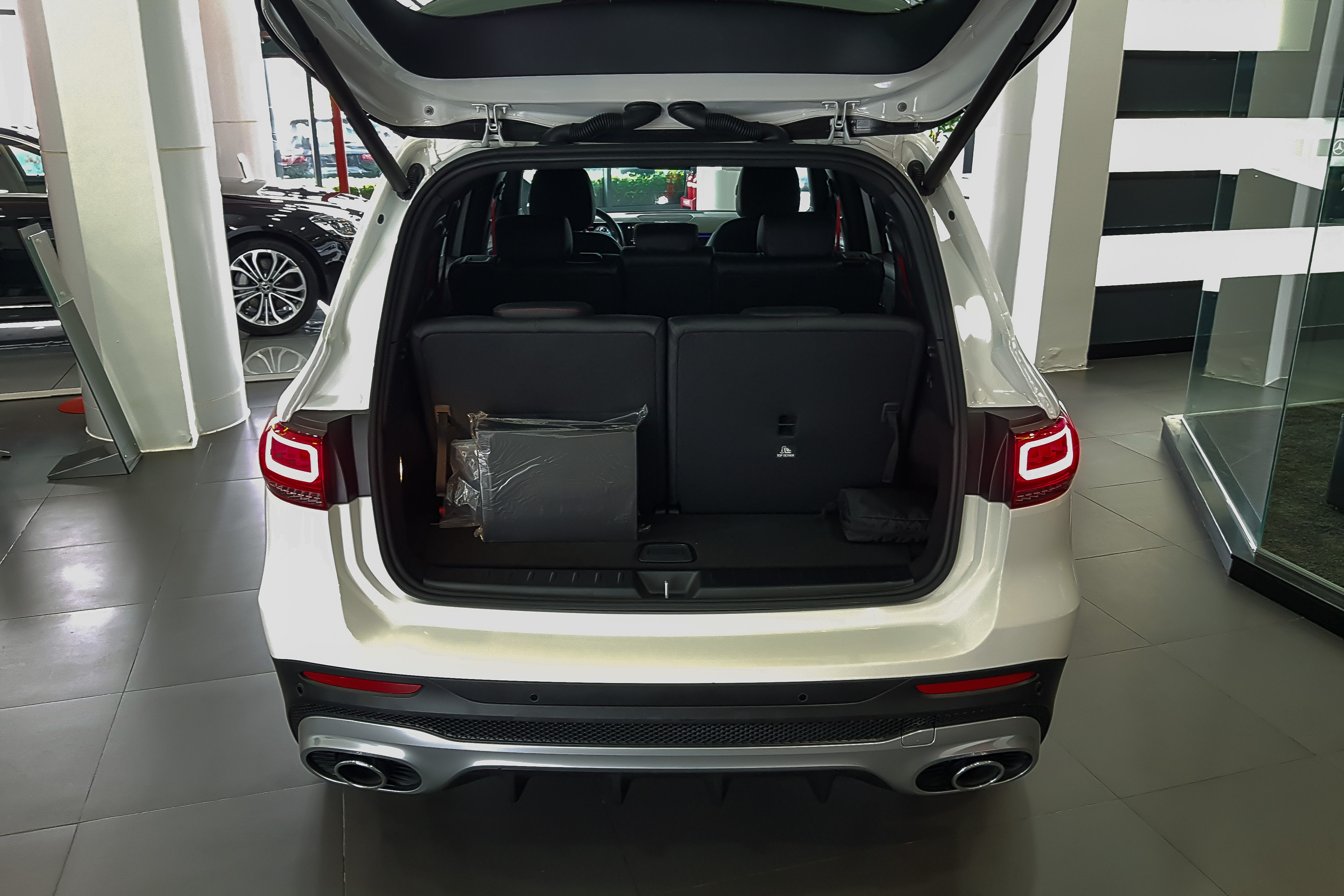 Mercedes-AMG GLB 35 ảnh 14 Mercedes-AMG GLB 35 anh 14