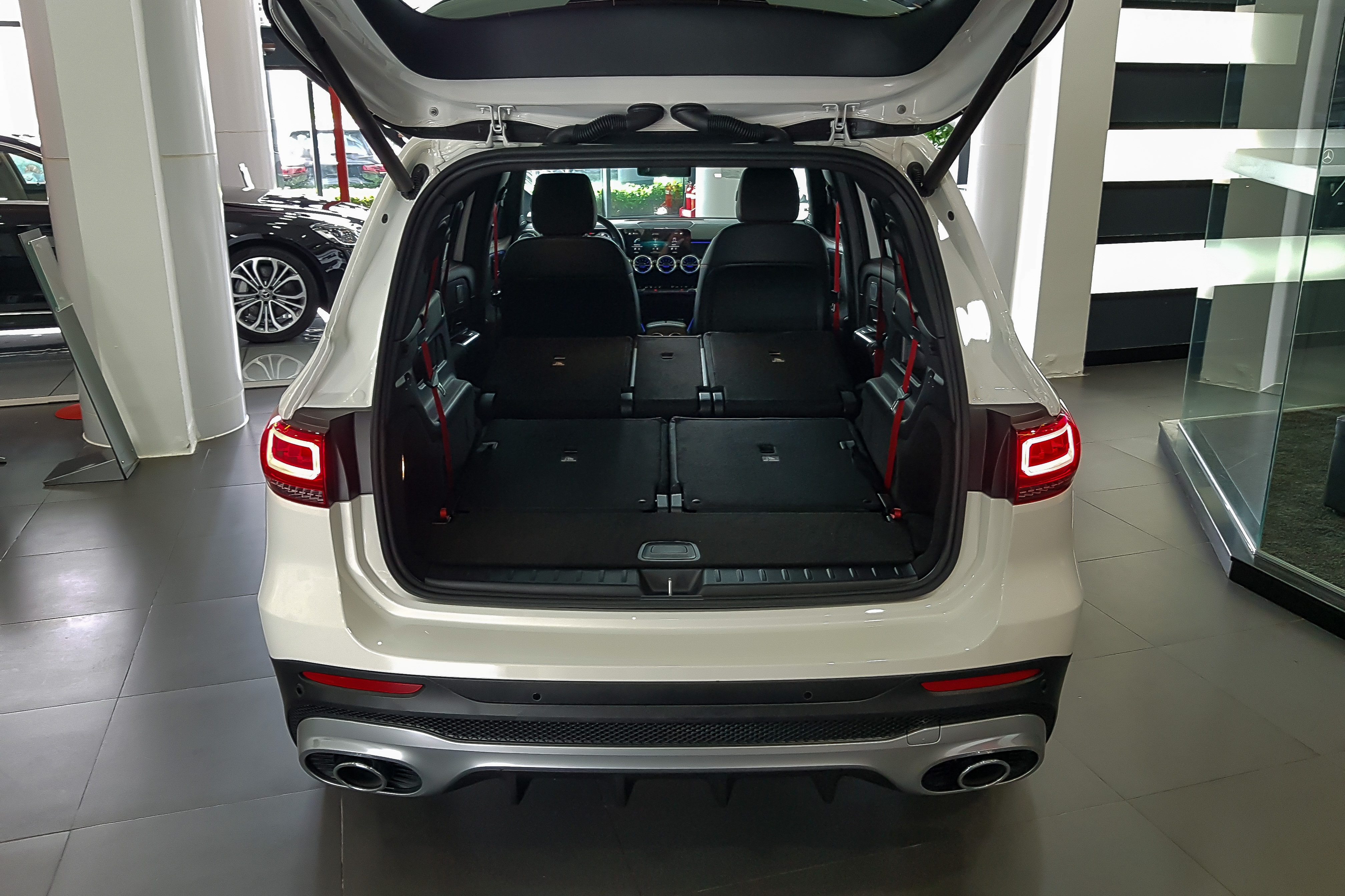 Mercedes-AMG GLB 35 ảnh 16 Mercedes-AMG GLB 35 anh 16