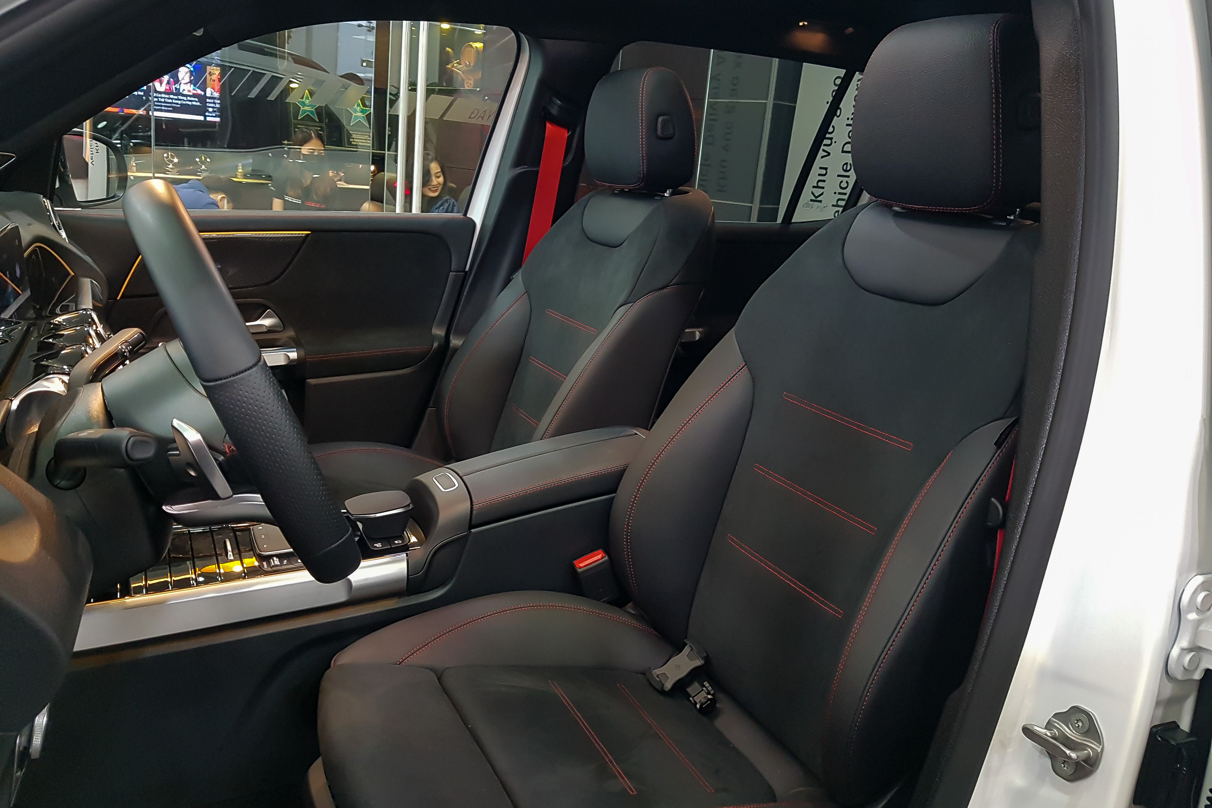 Mercedes-AMG GLB 35 anh 11