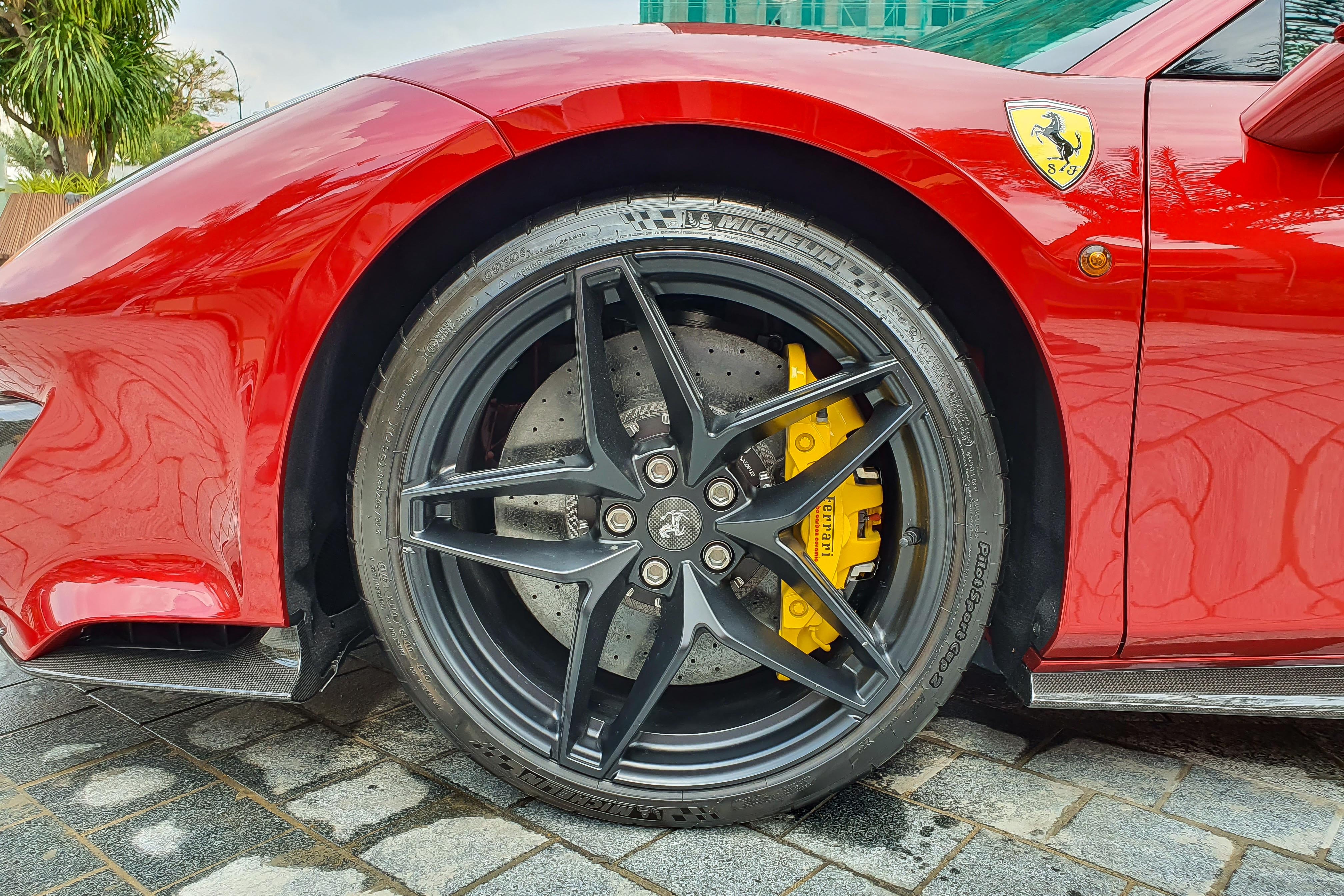 Ferrari 488 Pista anh 5