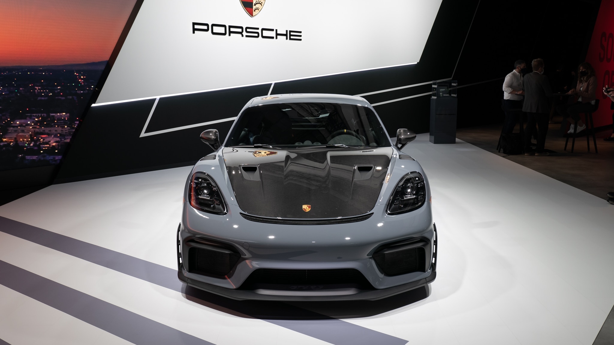 Porsche 718 Cayman GT4 RS anh 3