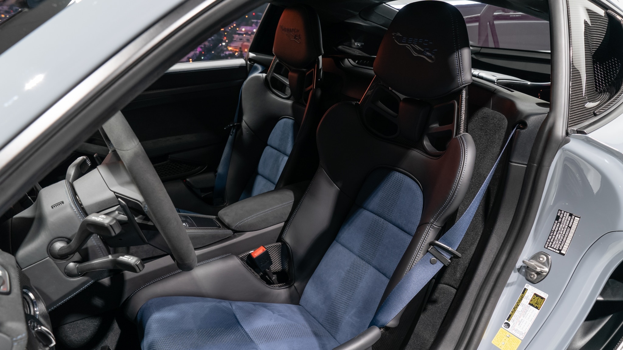 Porsche 718 Cayman GT4 RS anh 13