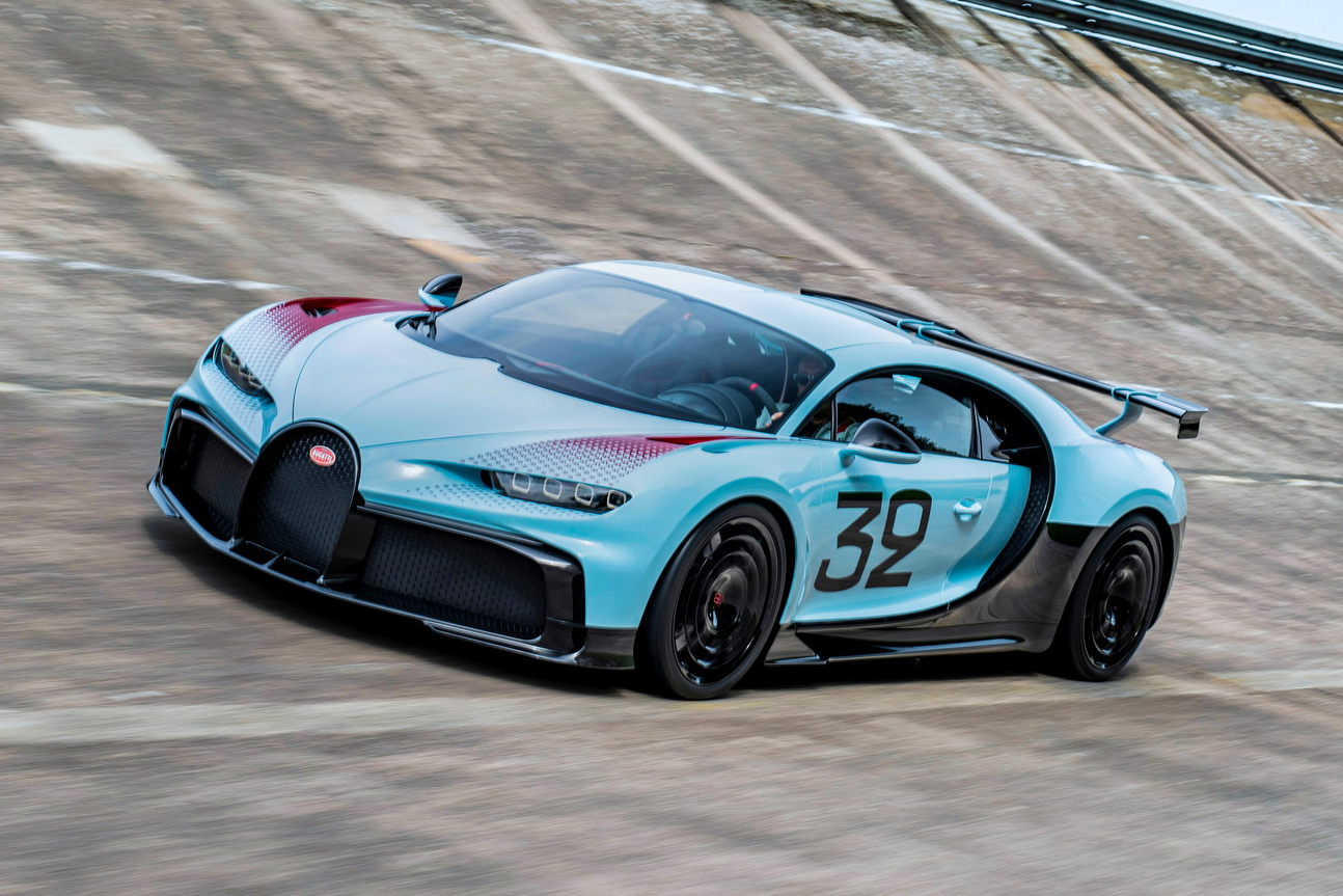 Chi tiet Bugatti Chiron Pur Sport Grand Prix vua ra mat hinh anh