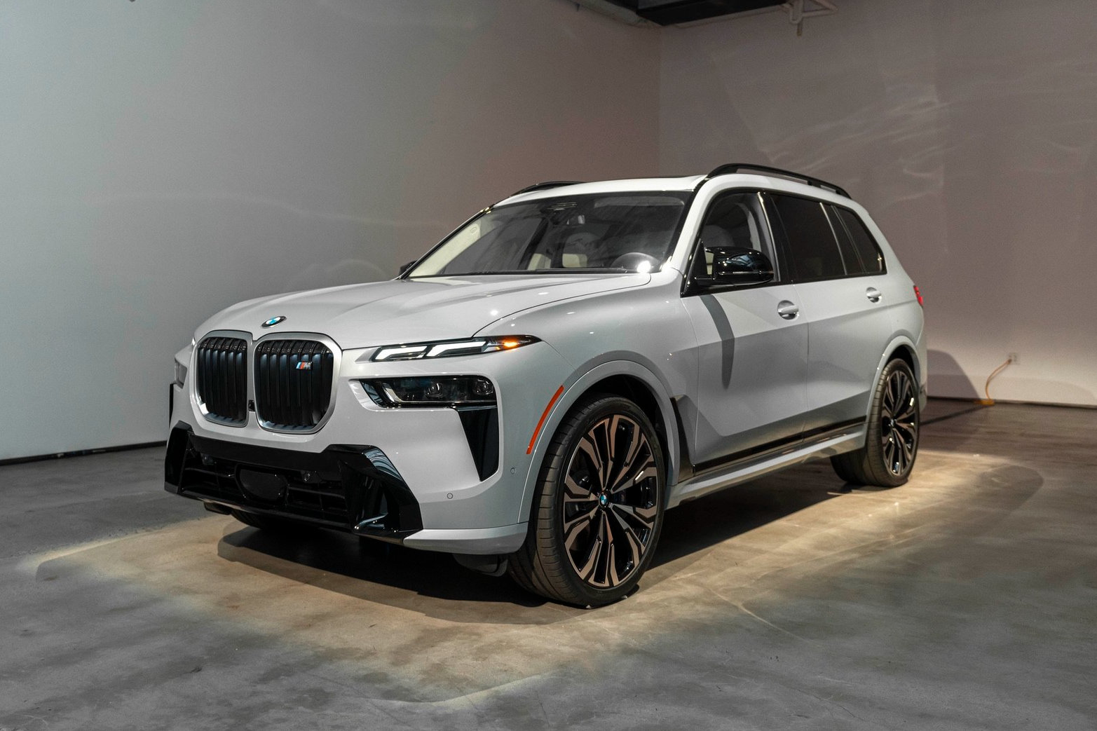 BMW trieu hoi gan 80.000 xe tai My do loi phanh hinh anh