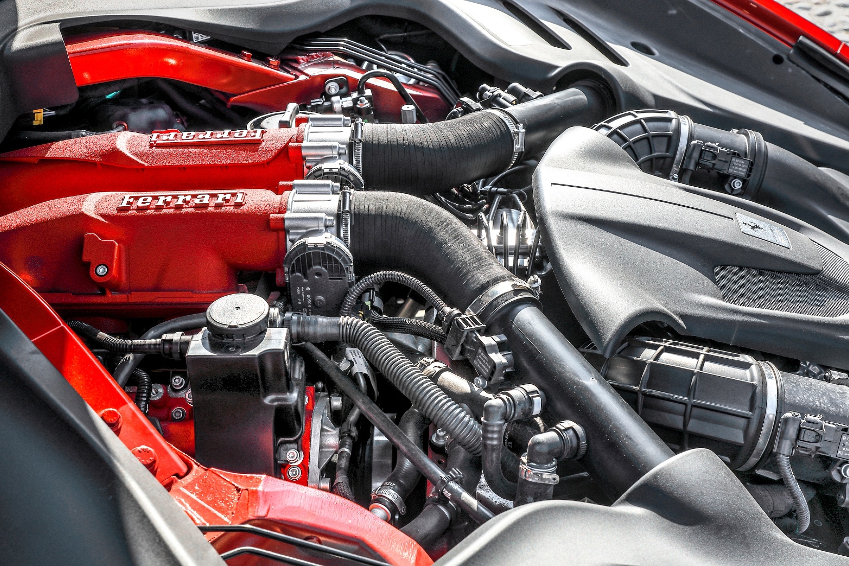 ferrari,  roma,  ferrari roma,  trung nguyen,  ca phe,  dang le nguyen vu anh 9