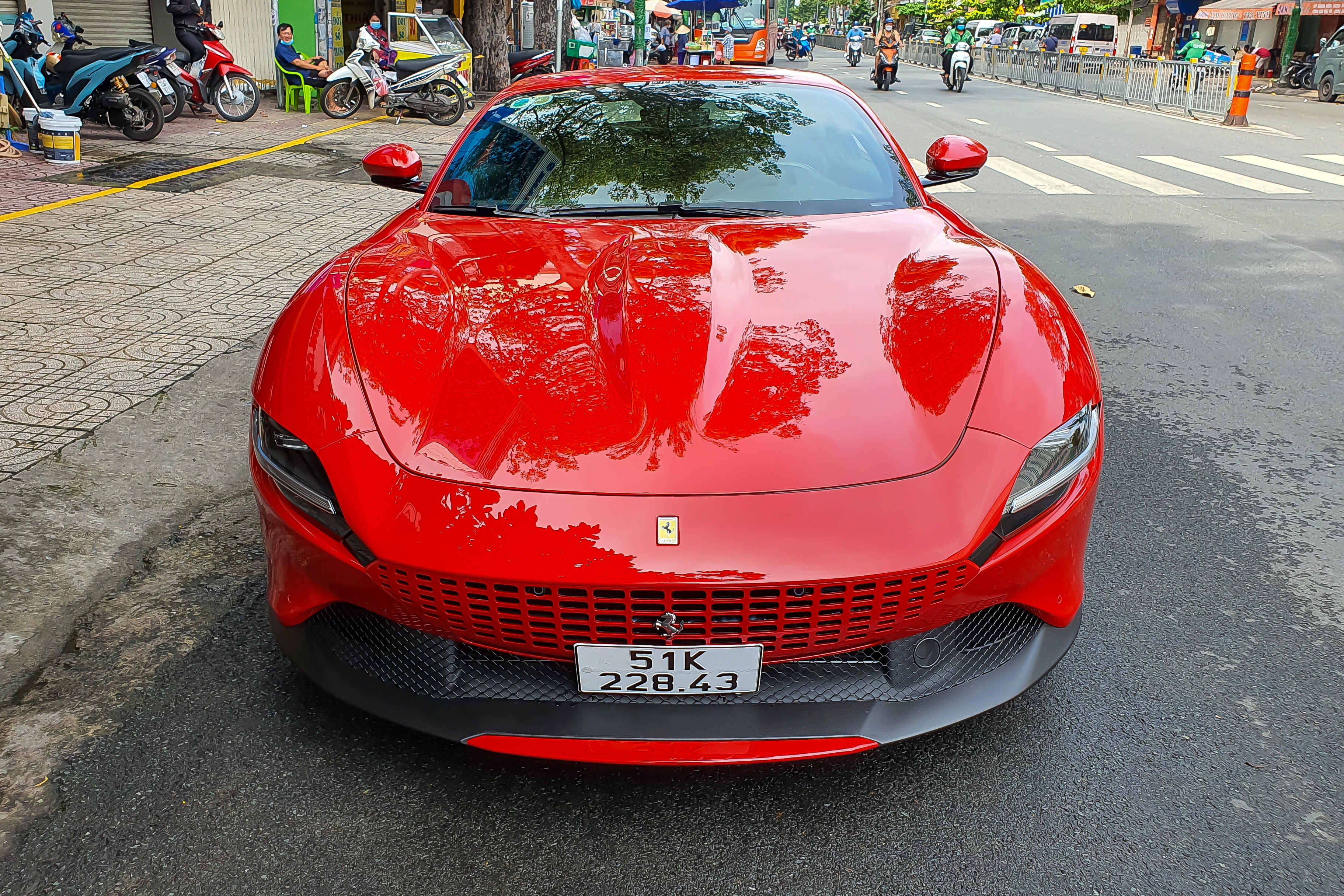 ferrari,  roma,  ferrari roma,  trung nguyen,  ca phe,  dang le nguyen vu anh 2