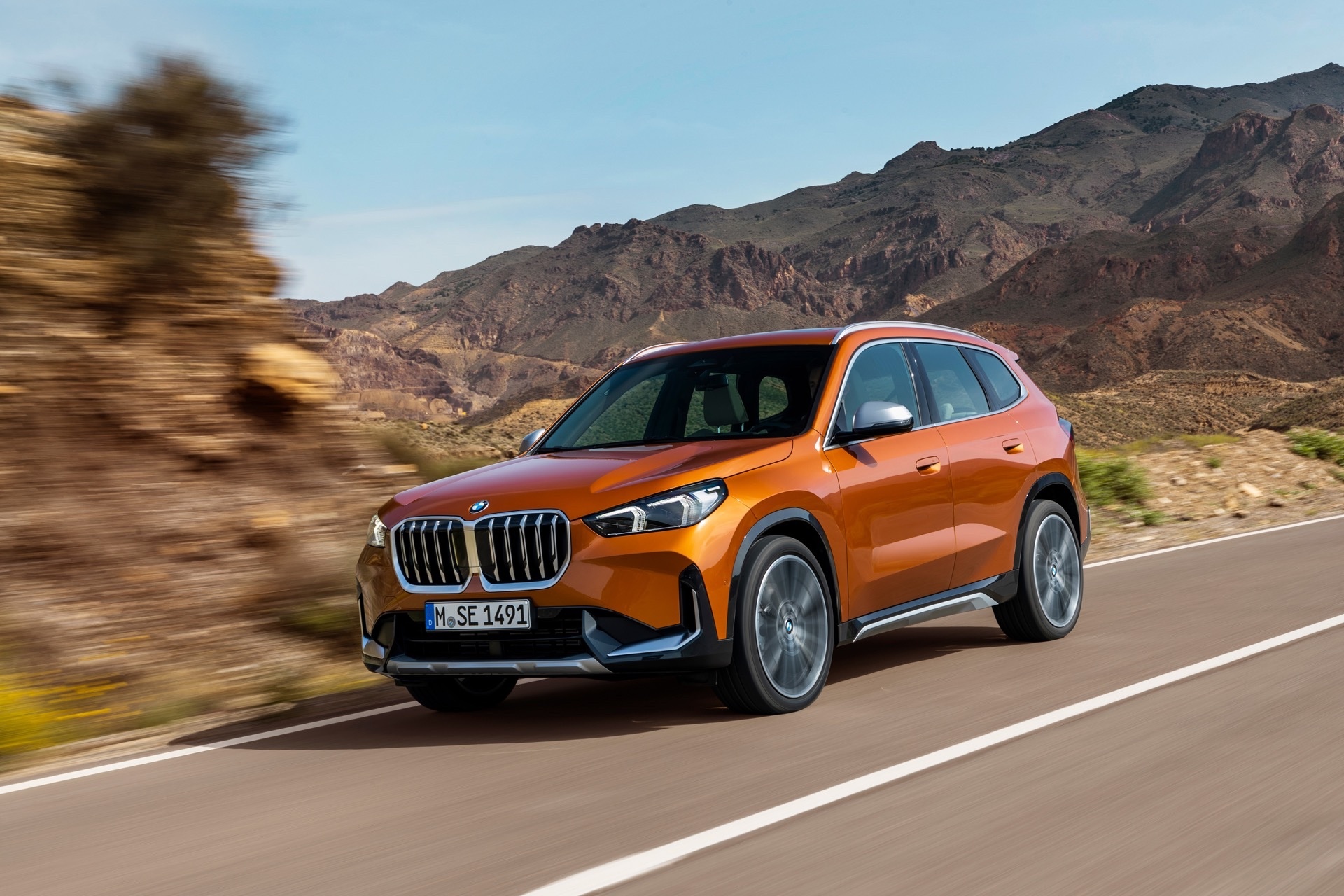 bmw x1 ra mat the he 3 anh 14