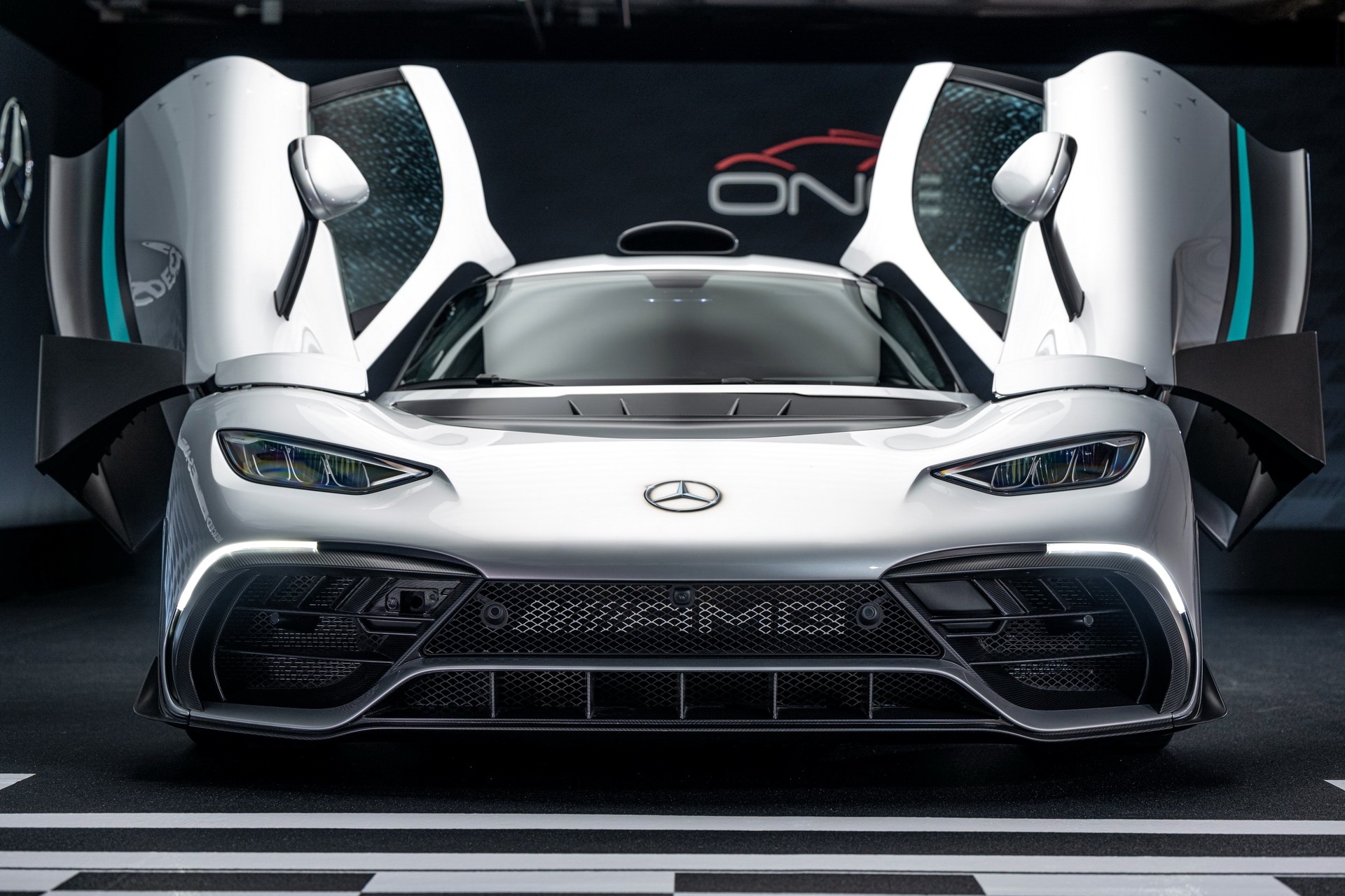 Chi tiet Mercedes-AMG ONE ban thuong mai hinh anh