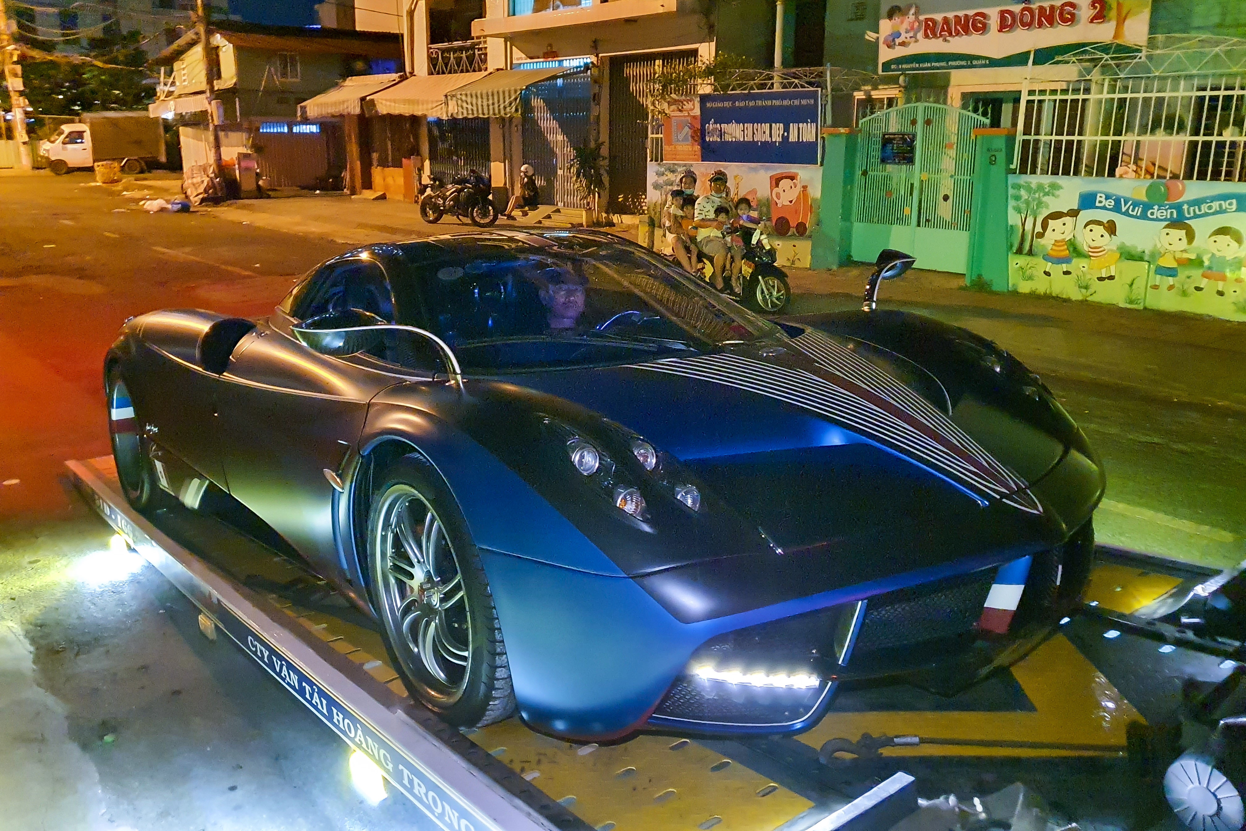 Pagani Huayra duy nhat Viet Nam bat ngo tai xuat hinh anh