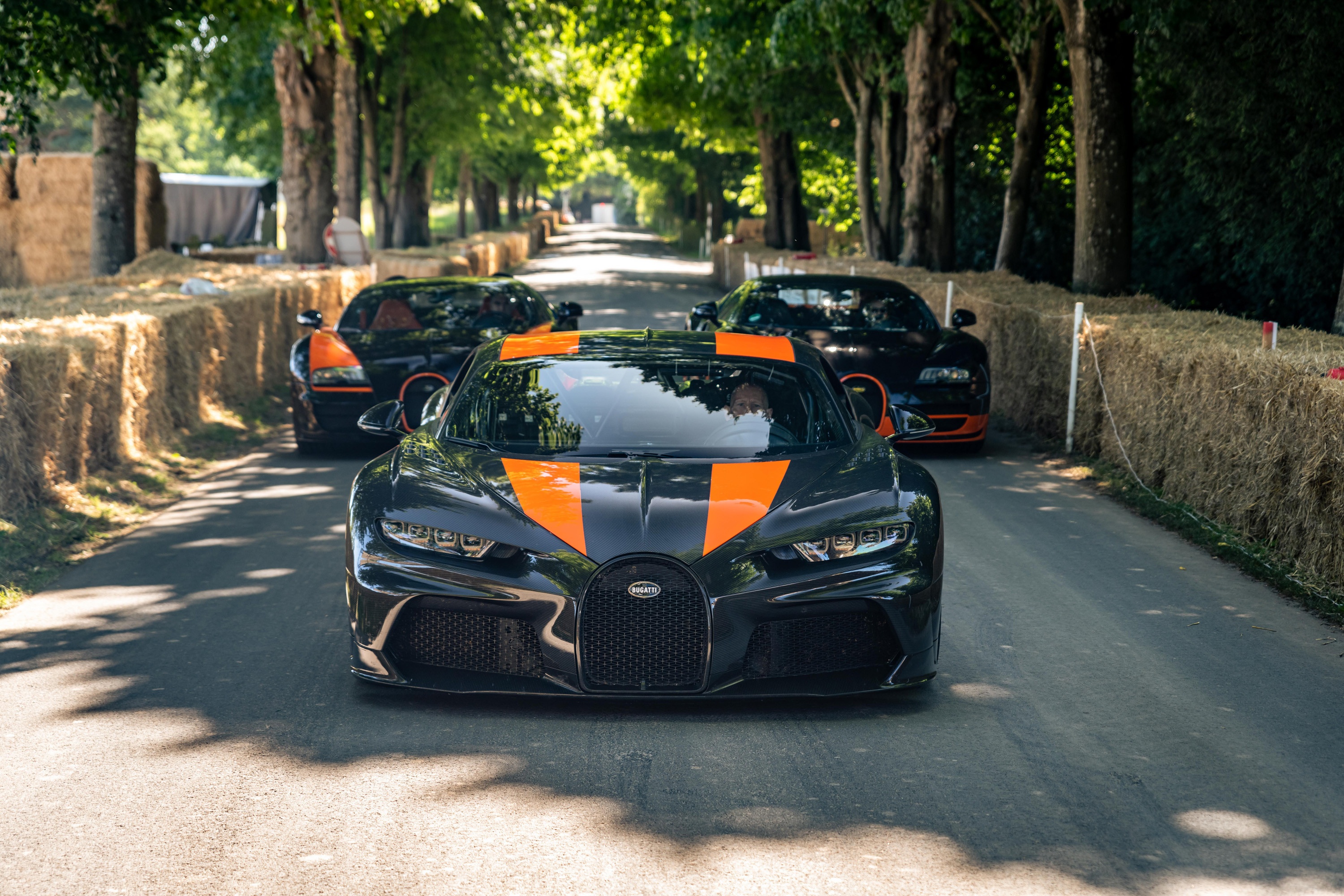 bugatti,  Goodwood Festival of Speed,  chiron,  veyron,  Veyron 16.4 Super Sport World Record Edition,  Veyron 16.4 Grand Sport Vitesse World Record Edition va Chiron Super Sport 300+,  sieu xe anh 1