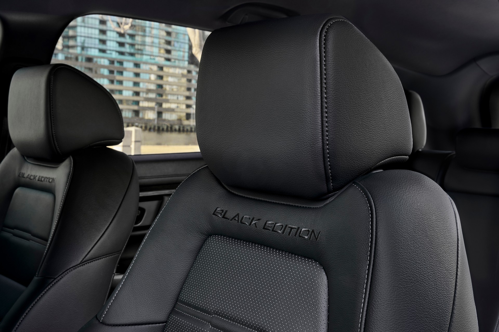 honda,  cr-v,  suv,  honda cr-v,  hr-v,  honda australia,  phiên bản đặc biệt,  cr-v black edition,  cr-v vti 7 ảnh 4 honda,  cr-v,  suv,  honda cr-v,  hr-v,  honda australia,  phien ban dac biet,  cr-v black edition,  cr-v vti 7 anh 4