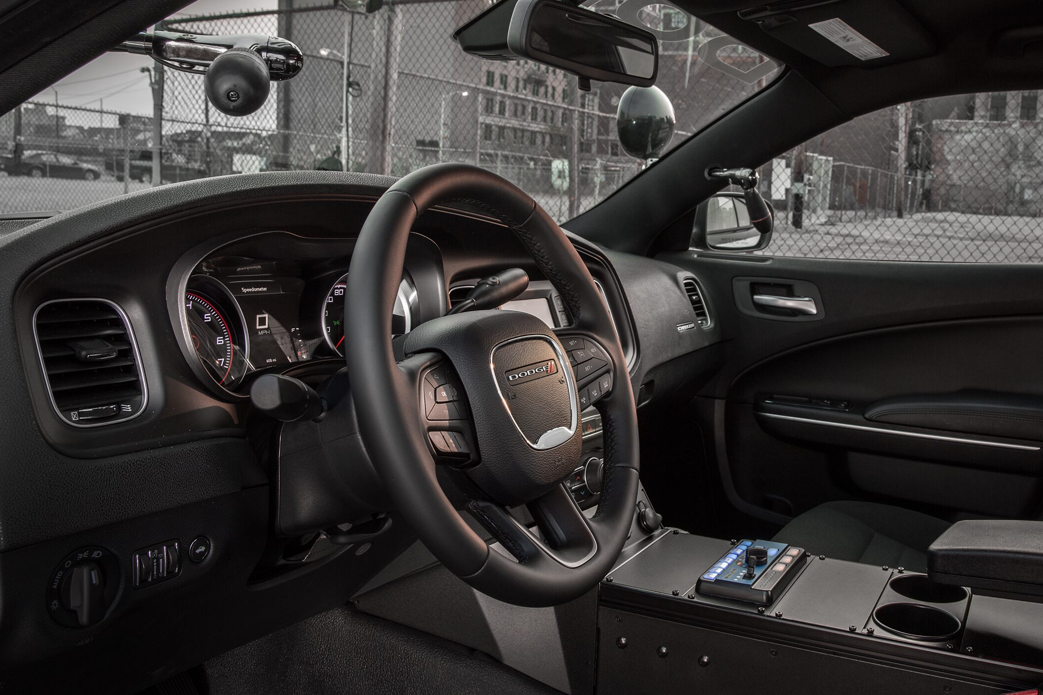 xe canh sat,  xe canh sat my,  ford,  dodge,  chevrolet,  f-150,  mustang,  transit,  charger,  durango,  taho,  silverado anh 4