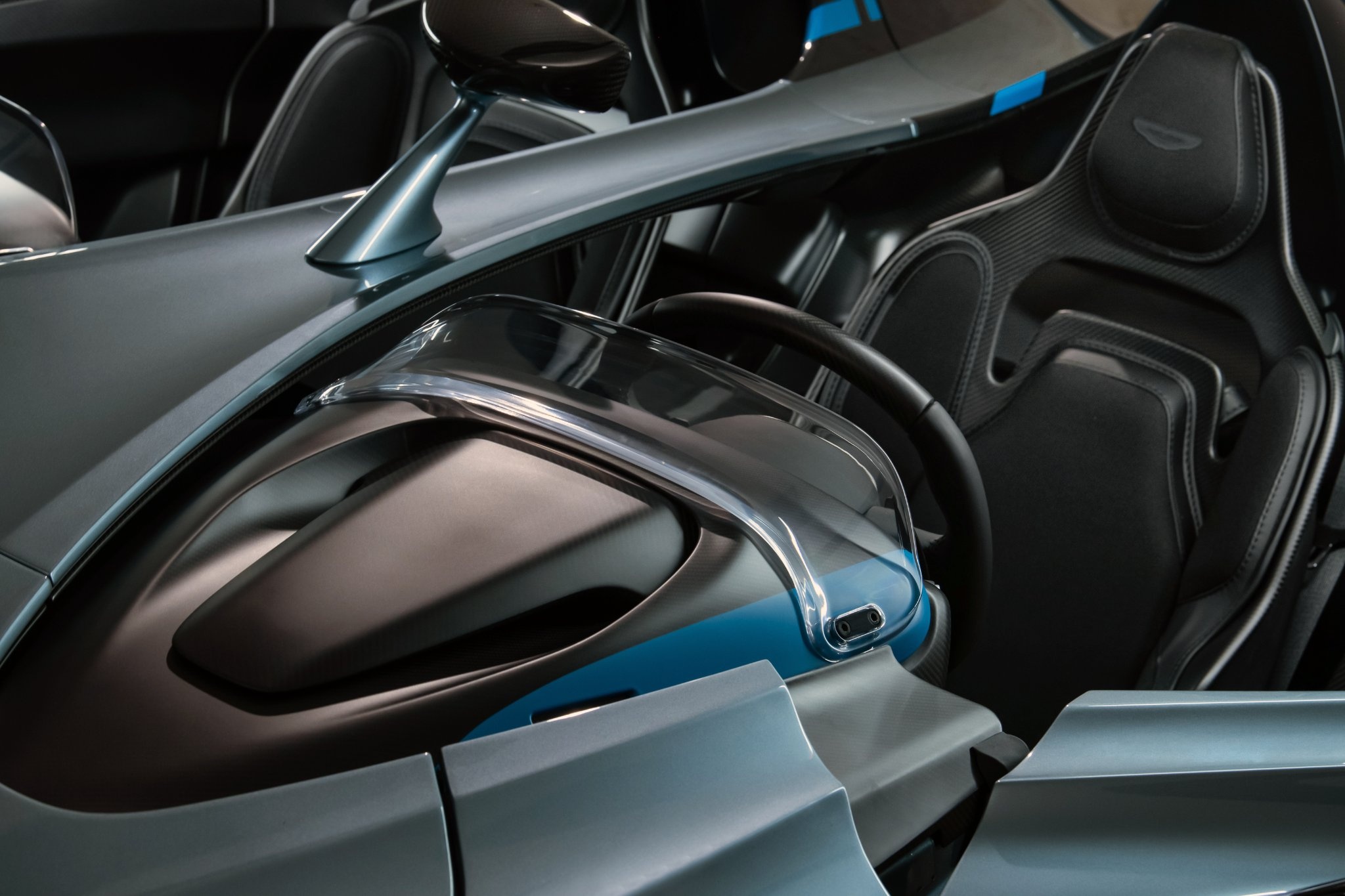 aston martin,  v12 speedster,  tom cruise,  top gun,  v12 speedster top gun,  maverick,  may bay,  phim dien anh,  phien ban dac biet,  q by aston martin,  sieu xe,  elva,   monza,  ferrari,  mclaren anh 11