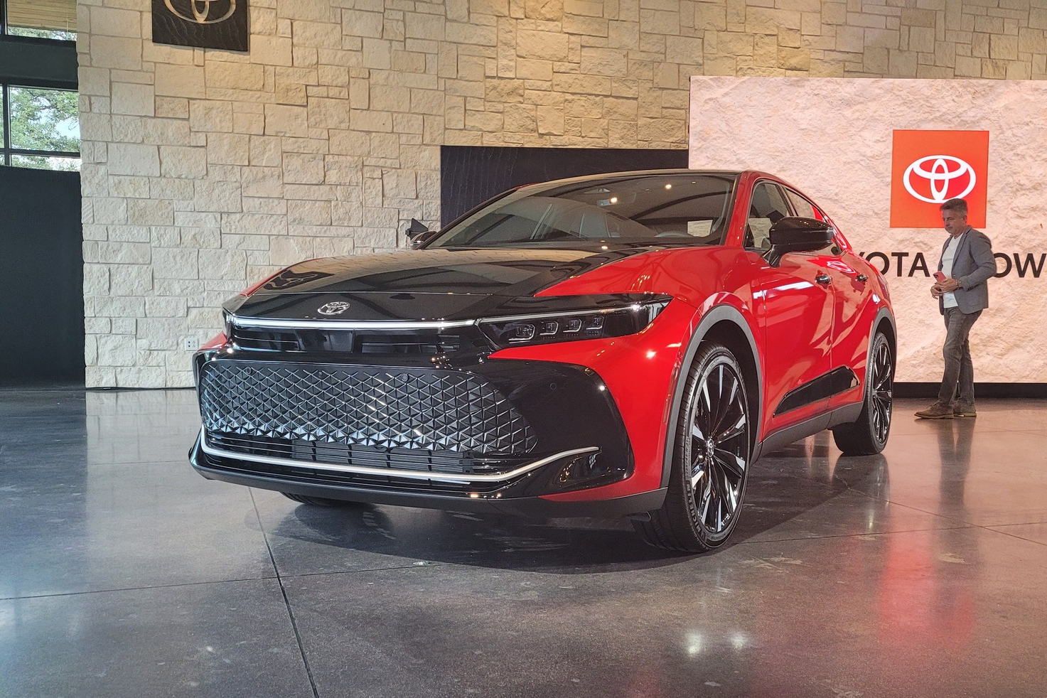 toyota,  crown,  avalon,  sedan,  ra mắt,  bz4x,  crossover,  xe mới ảnh 6 toyota,  crown,  avalon,  sedan,  ra mat,  bz4x,  crossover,  xe moi anh 6