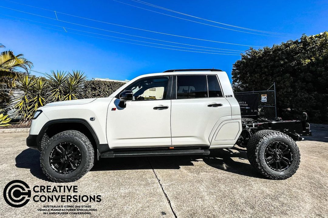 toyota,  land cruiser,  lc300,  ban tai,  xe do,  toyota land cruiser,  lexus,  lexus lx600,  lx600,  Creative Conversions anh 7