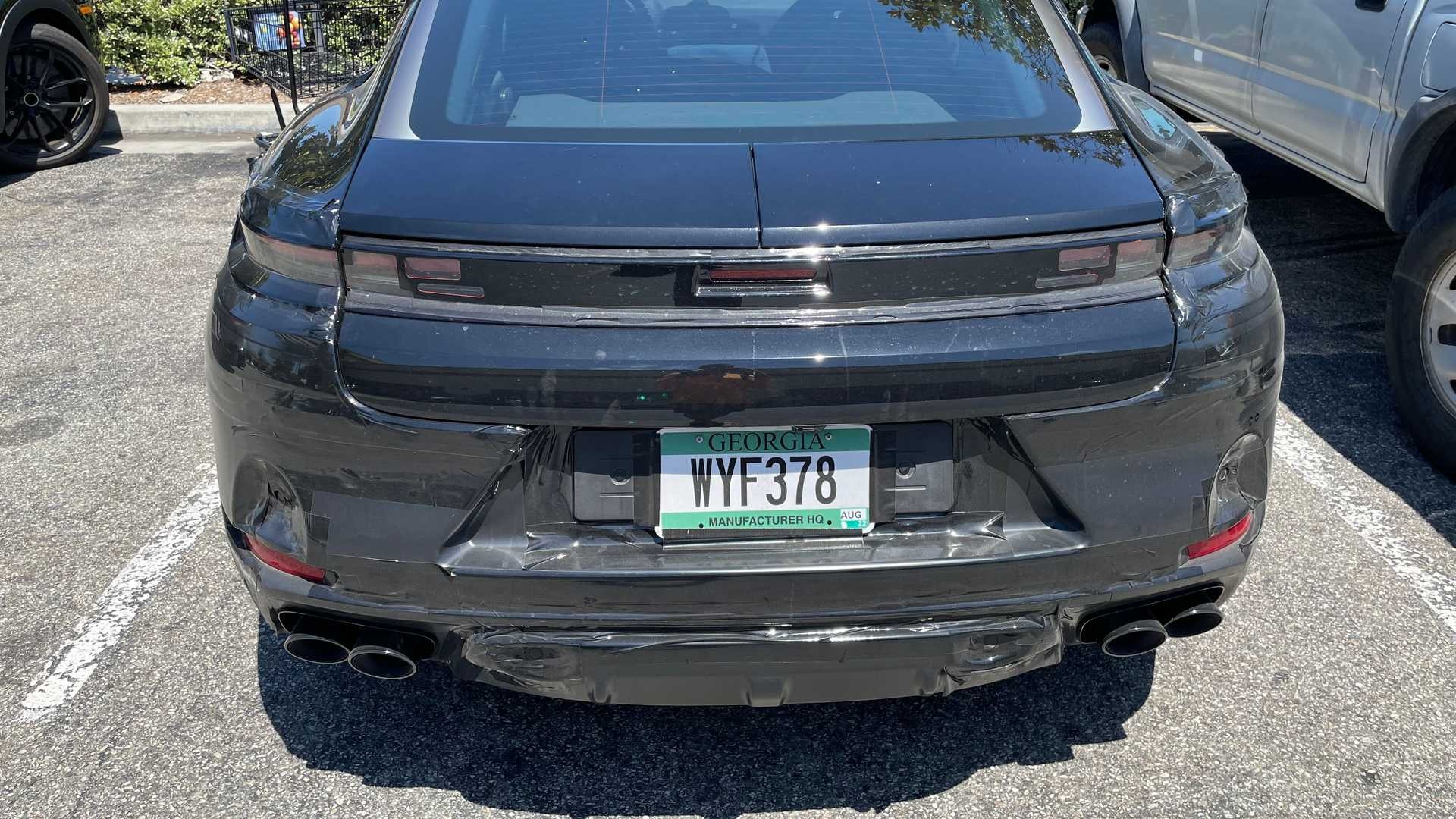 porsche,  xe moi,  the he moi,  thu nghiem,  cayenne,  panamera,  taycan,  macan anh 3