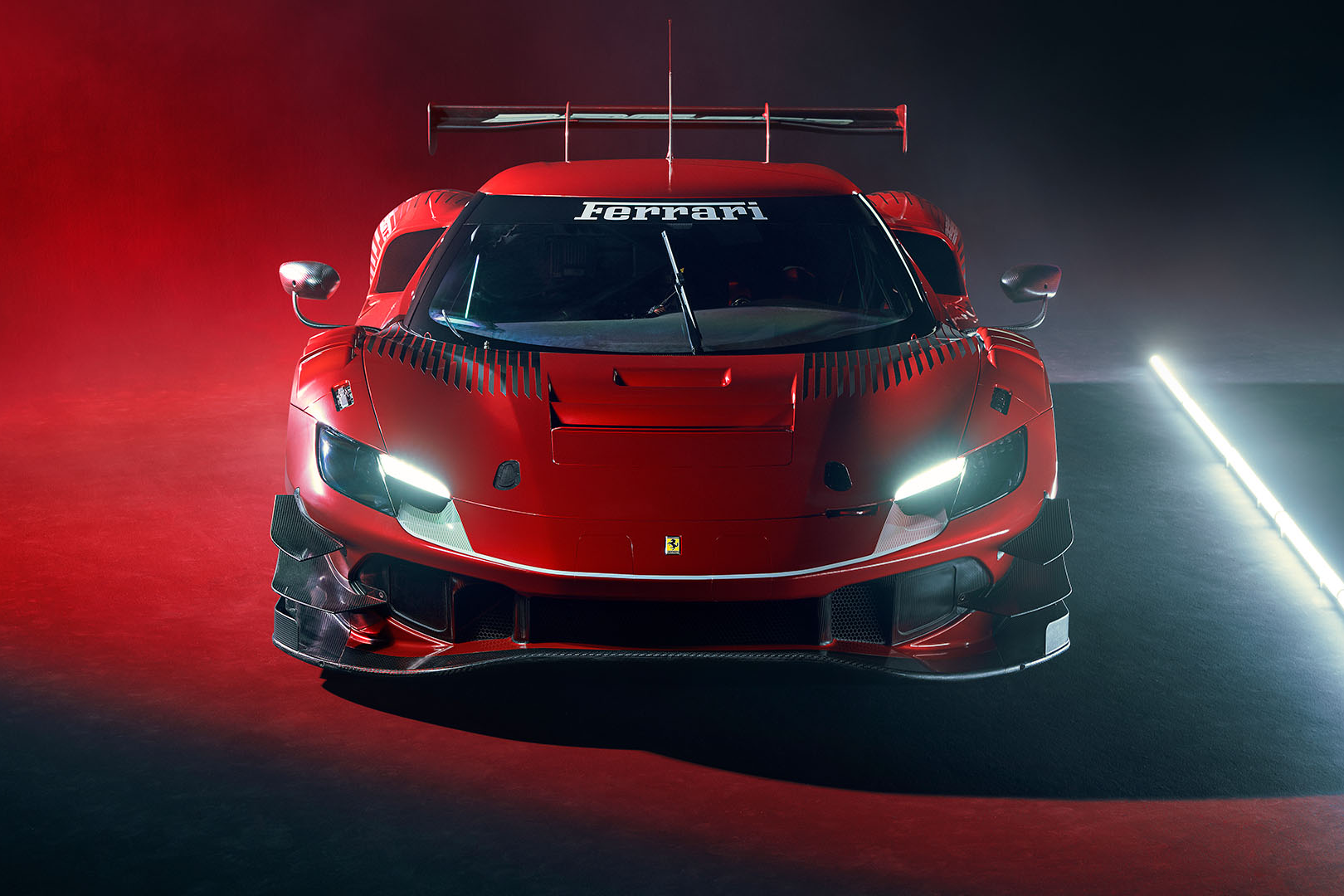 Chi tiet xe dua Ferrari 296 GT3 manh 600 ma luc hinh anh