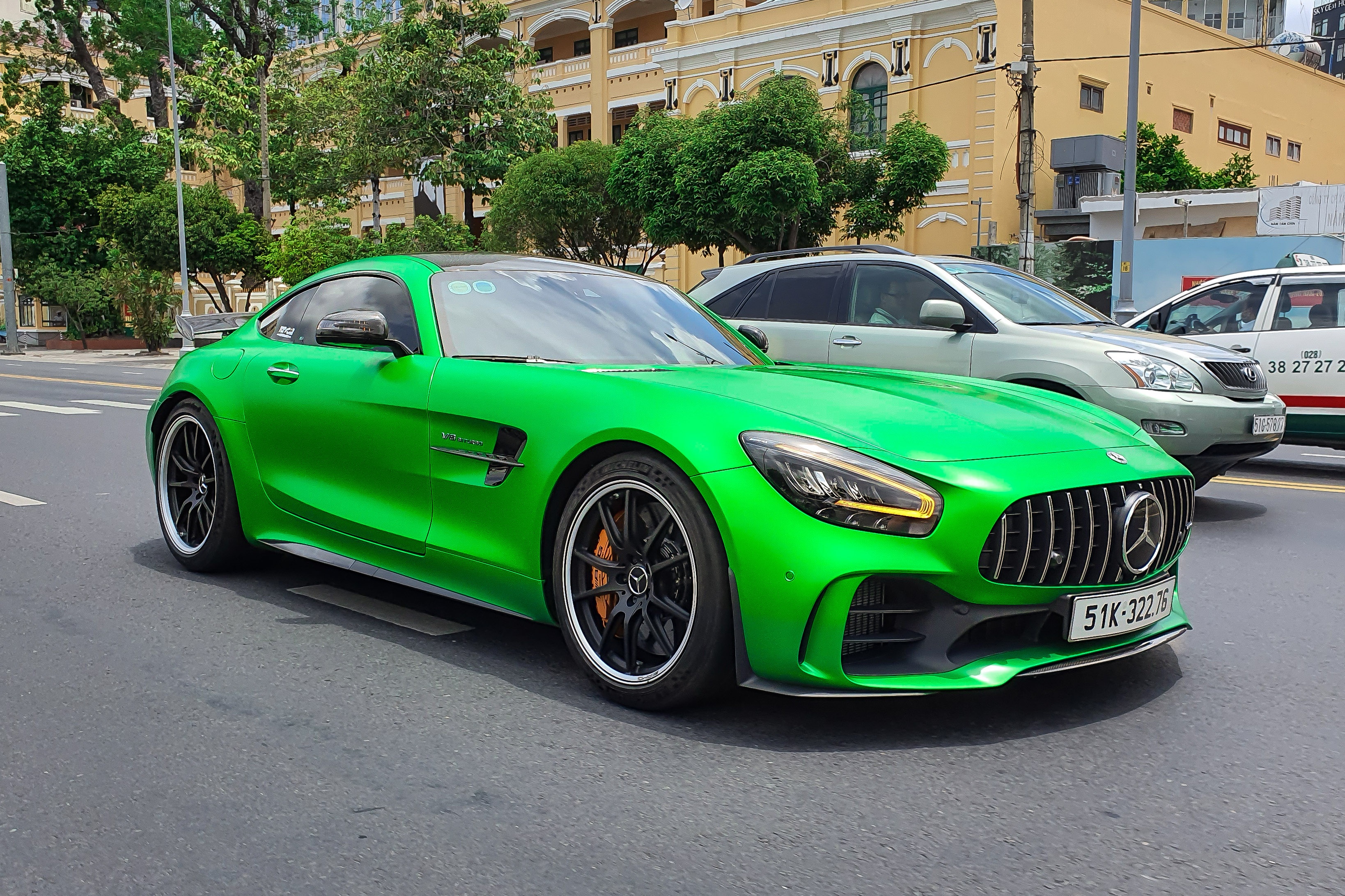 Mercedes-AMG GT R hang hiem lan banh tai TP.HCM hinh anh