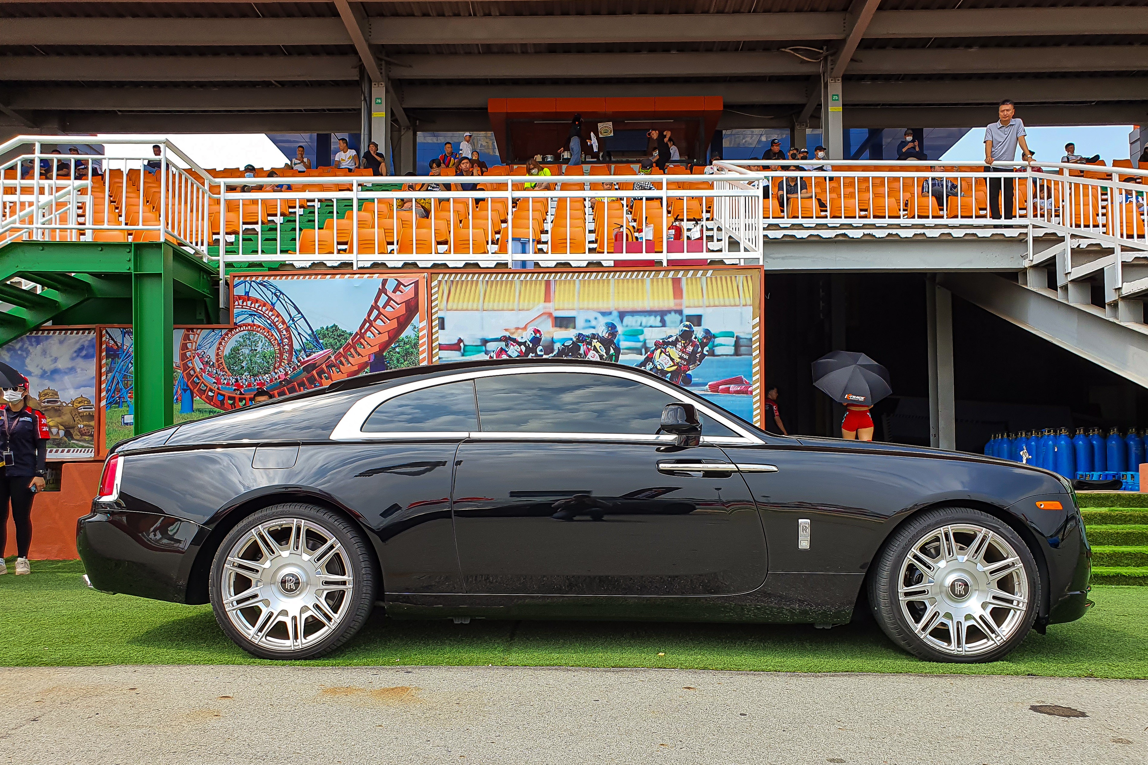 rolls-royce,  wraith,  rolls-royce wraith,  ghost,  phantom,  dawn,  spectre,  siêu sang,  cường đô la,  minh nhựa,  nguyễn quốc cường ảnh 7 rolls-royce,  wraith,  rolls-royce wraith,  ghost,  phantom,  dawn,  spectre,  sieu sang,  cuong do la,  minh nhua,  nguyen quoc cuong anh 7