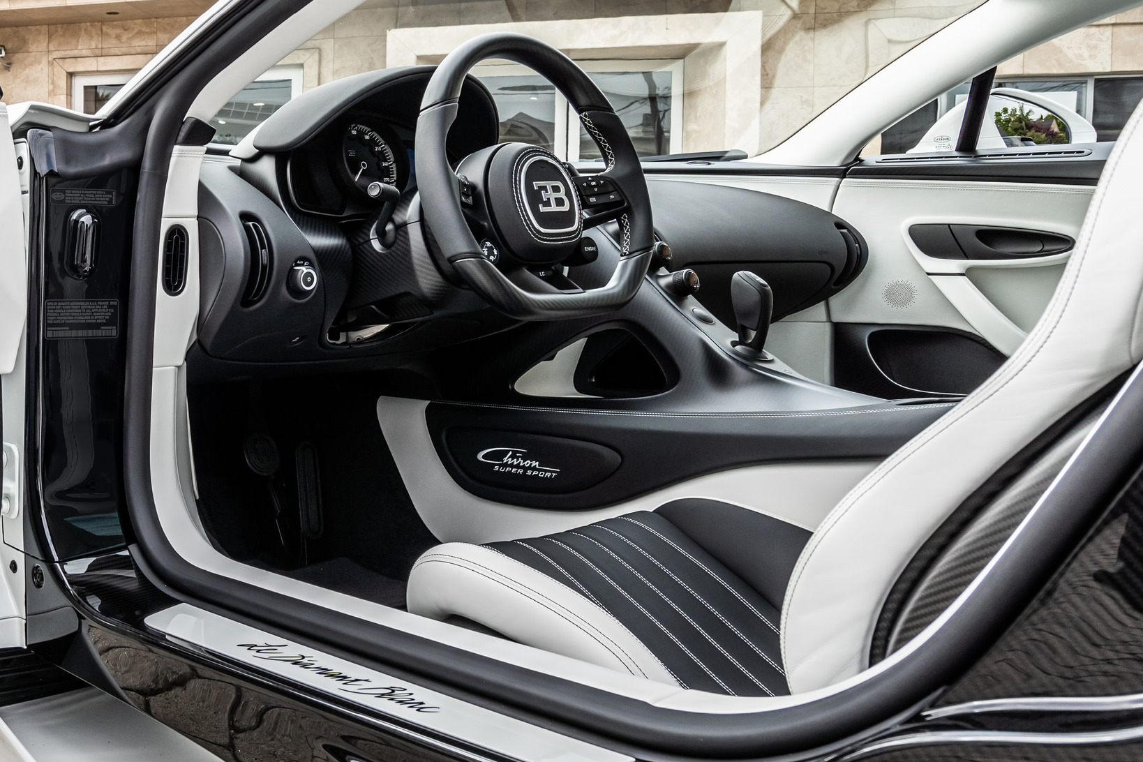 Le Diamant Blanc,  bugatti,  chiron,  chiron super sport,  chiron super sport 300+,  veyron,  bugatti veyron,  bugatti veyron,  divo,  bugatti divo,  bugatti sur mesure,  sieu xe,  xe the thao anh 5