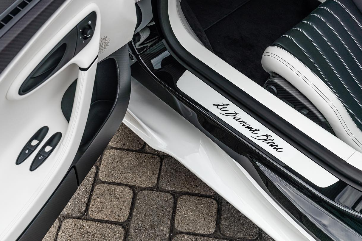 Le Diamant Blanc,  bugatti,  chiron,  chiron super sport,  chiron super sport 300+,  veyron,  bugatti veyron,  bugatti veyron,  divo,  bugatti divo,  bugatti sur mesure,  sieu xe,  xe the thao anh 3