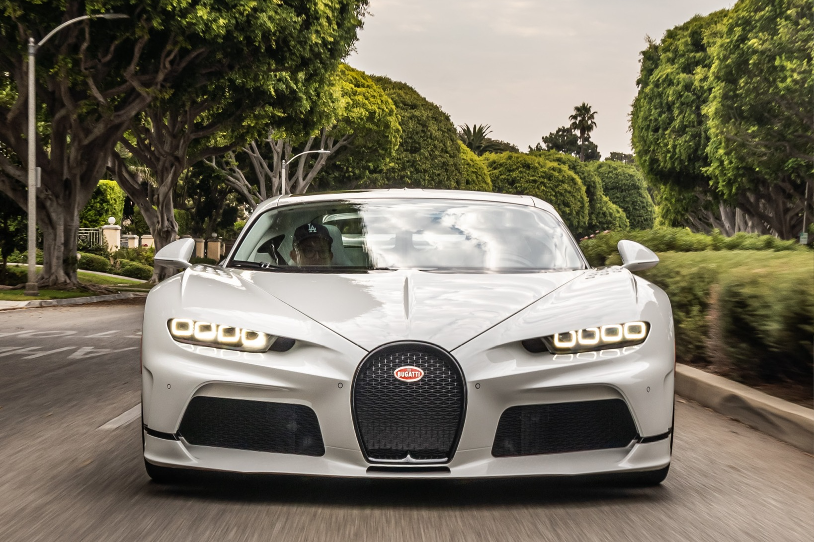 Le Diamant Blanc,  bugatti,  chiron,  chiron super sport,  chiron super sport 300+,  veyron,  bugatti veyron,  bugatti veyron,  divo,  bugatti divo,  bugatti sur mesure,  sieu xe,  xe the thao anh 2