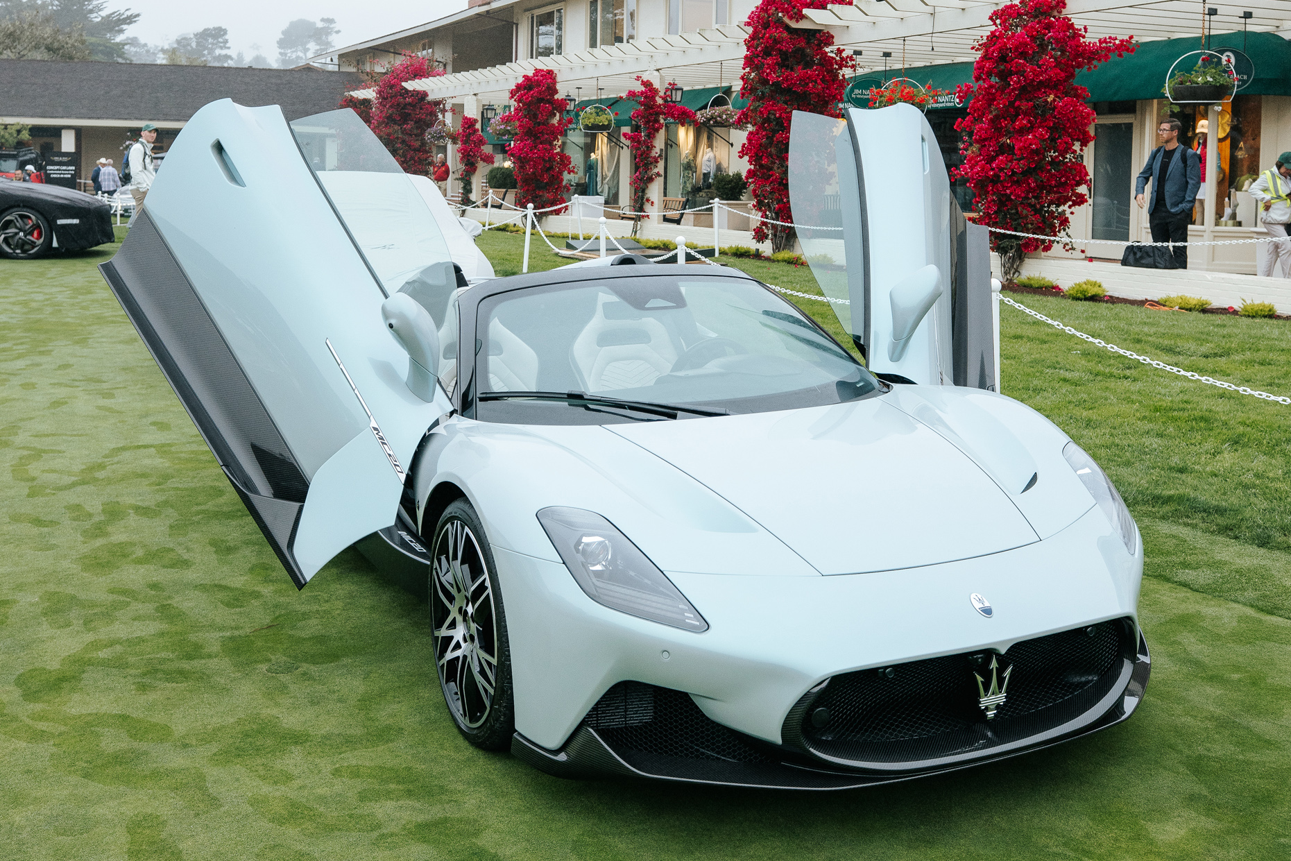 Can canh sieu xe Maserati MC20 Cielo tai Monterey Car Week 2022 hinh anh