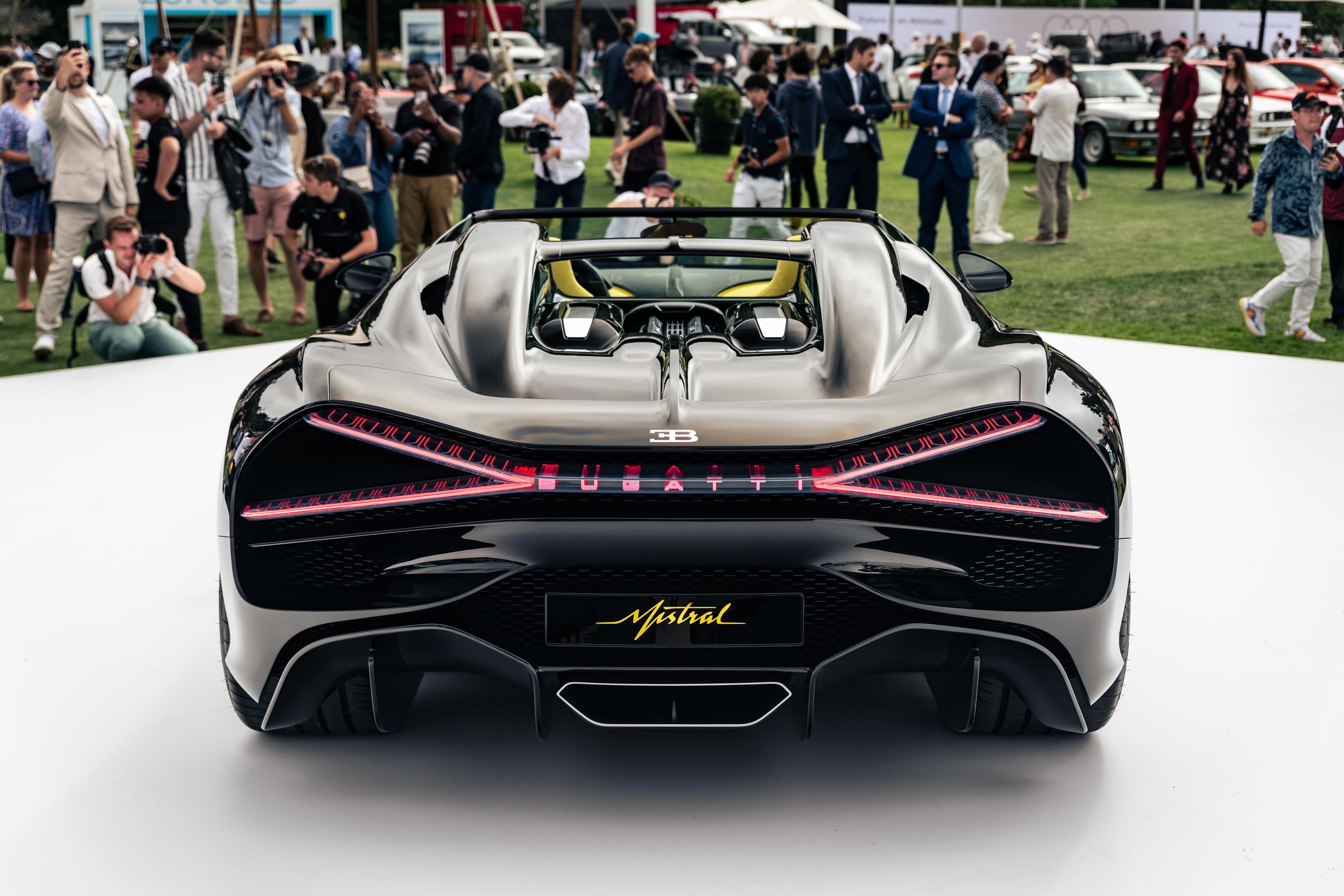koenigsegg,  cc850,  bugatti,  chiron,  w16 mistral,  pagani,  utopia,  ferrari,  purosangue,  lamborghini,  huracan sterrato,  porsche,  911 dakar,  rolls-royce,  spectre,  cadillac,  celestiq,  bentley,  mulliner,  batur,  mercedes-amg,  amg one,  bmw,  i7,  ford,  mustang,  Maserati,  GranTurismo,  aston martin,  dbr22,  Toyota,  Crown,  honda,  civic type r anh 5