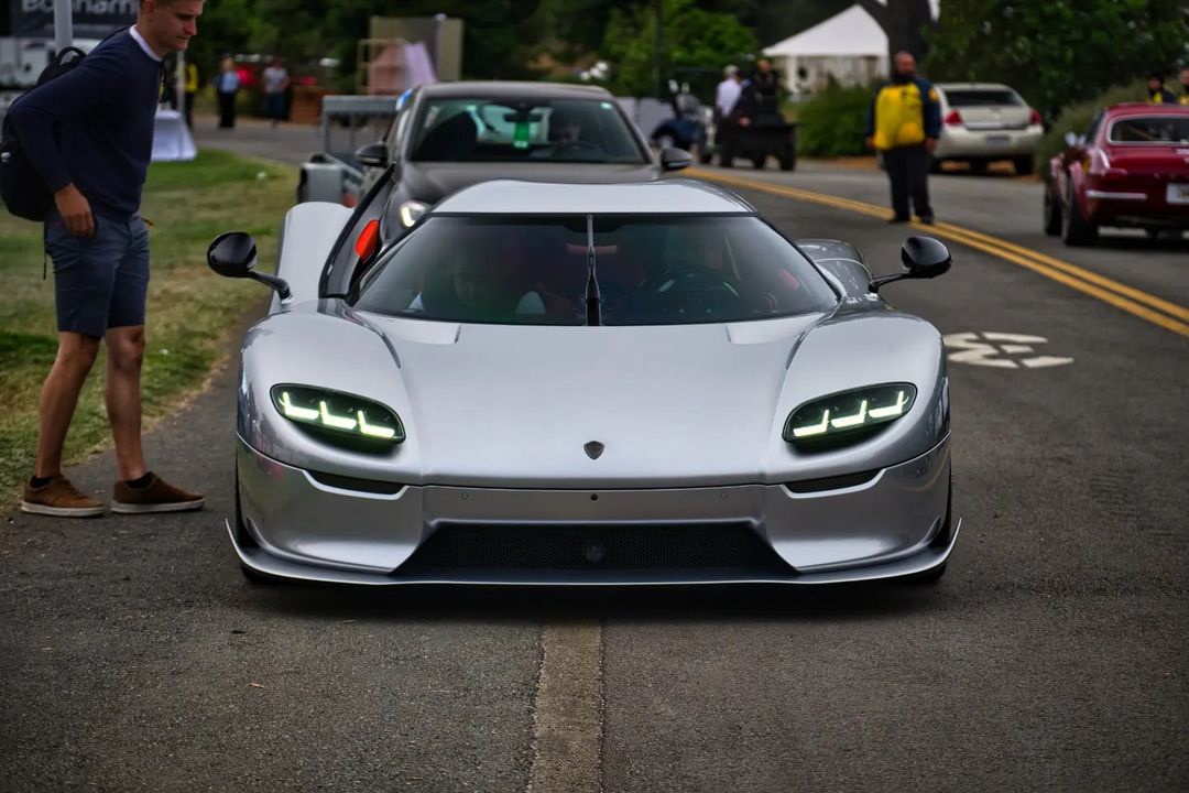 Koenigsegg CC850 duoc tang so luong san xuat hinh anh