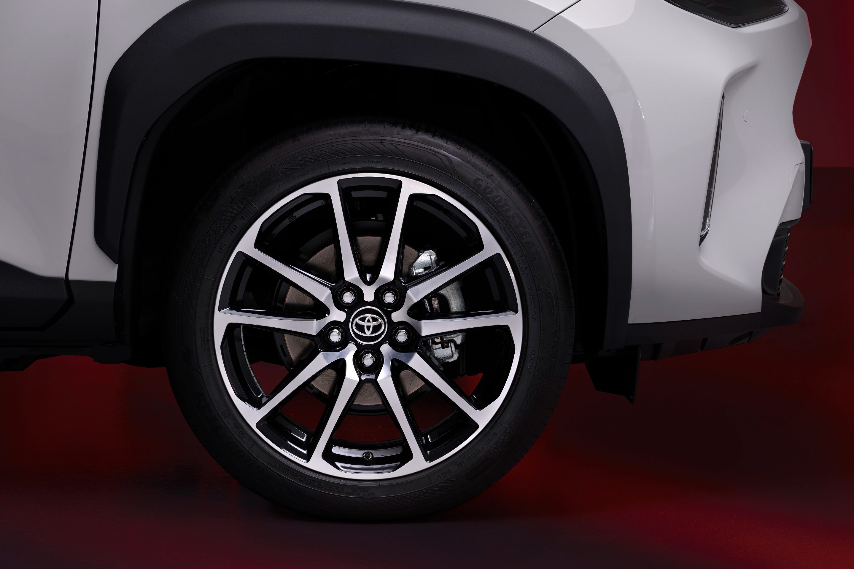 toyota,  yaris,  yaris cross,  gr sport,  gazoo racing,  toyota yaris,  yaris cross gr sport,  suv,  xe the thao anh 6