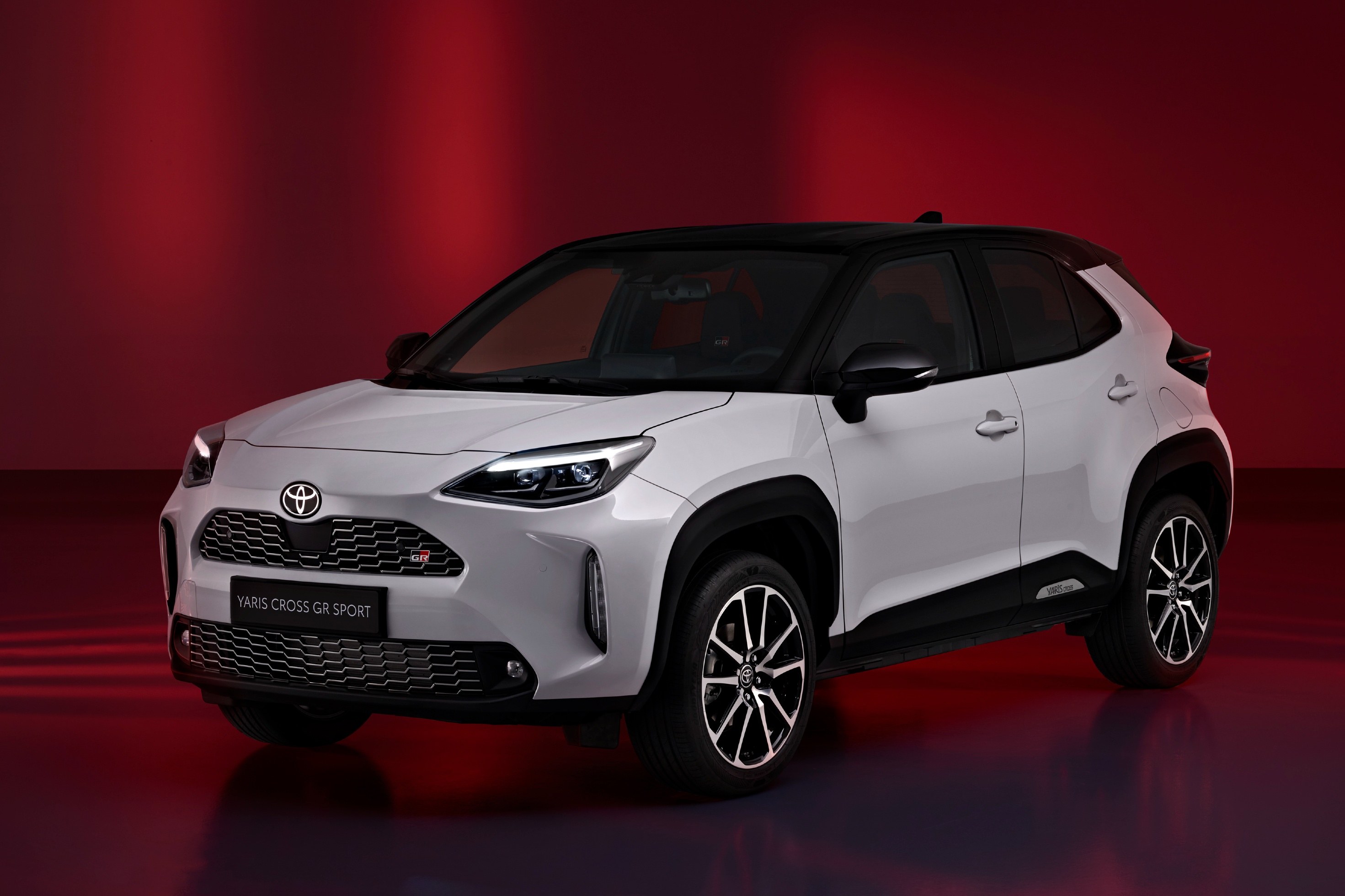 Chi tiet SUV the thao co nho Yaris Cross GR Sport hinh anh