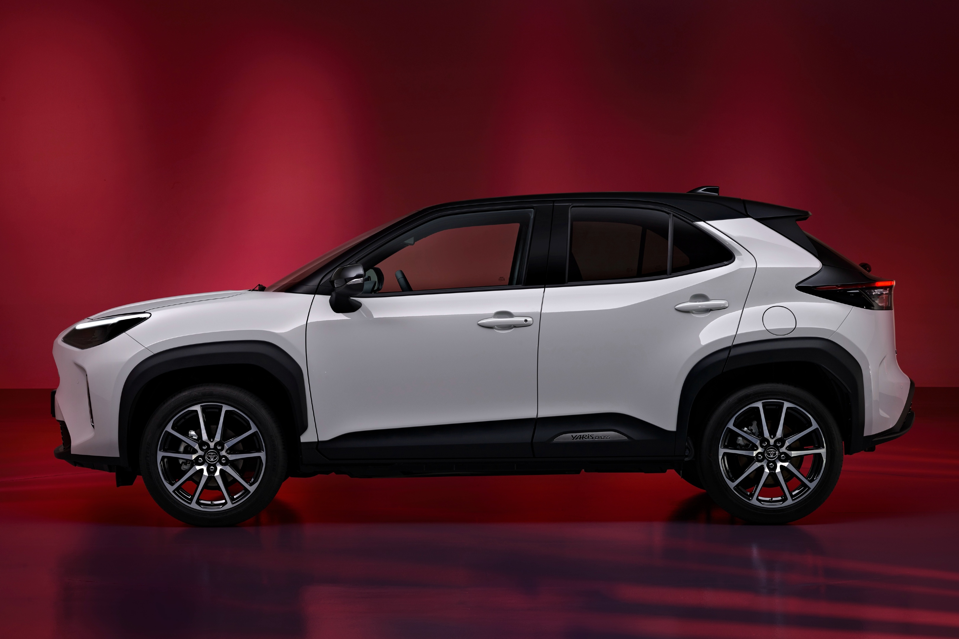 toyota,  yaris,  yaris cross,  gr sport,  gazoo racing,  toyota yaris,  yaris cross gr sport,  suv,  xe the thao anh 13