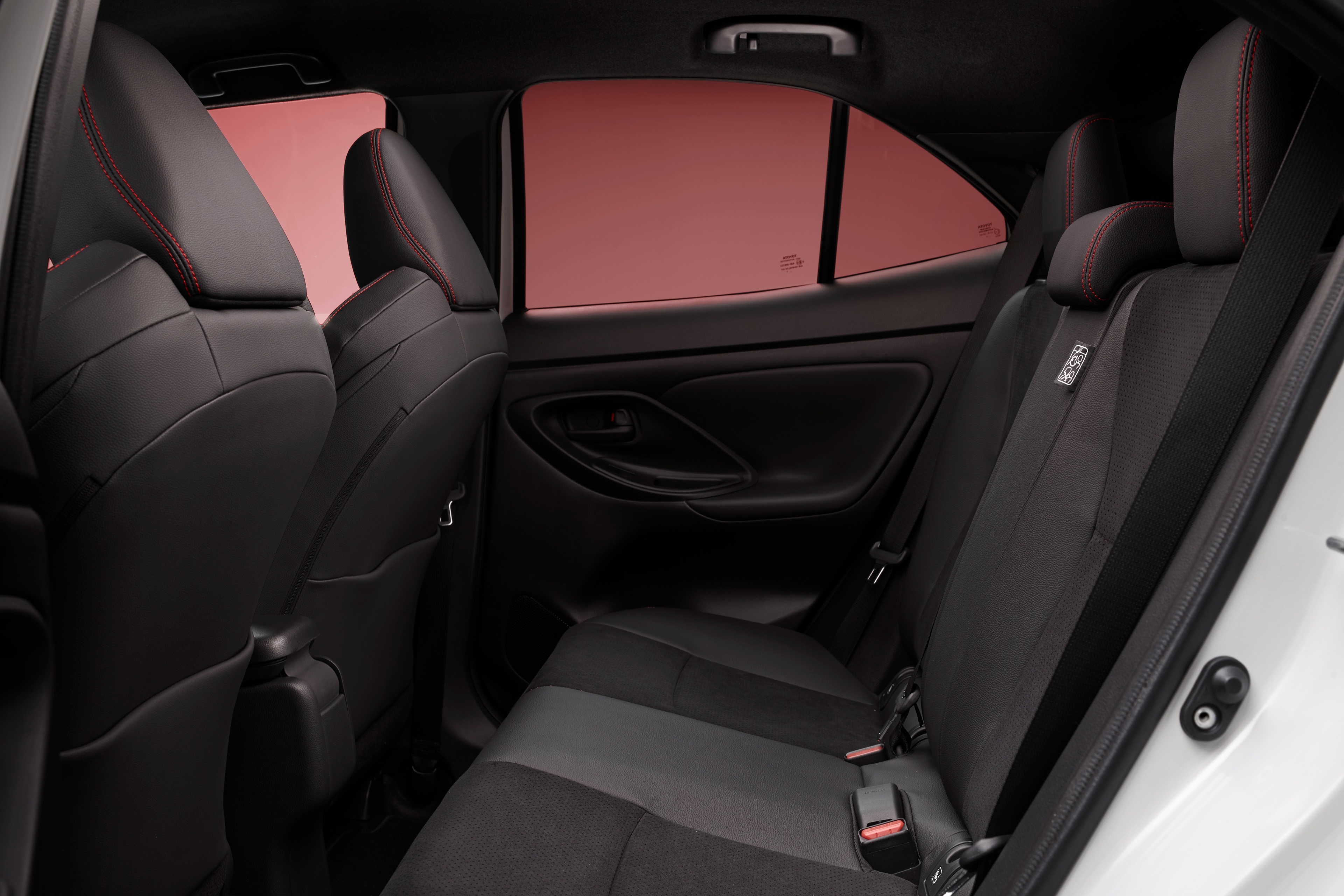 toyota,  yaris,  yaris cross,  gr sport,  gazoo racing,  toyota yaris,  yaris cross gr sport,  suv,  xe the thao anh 9