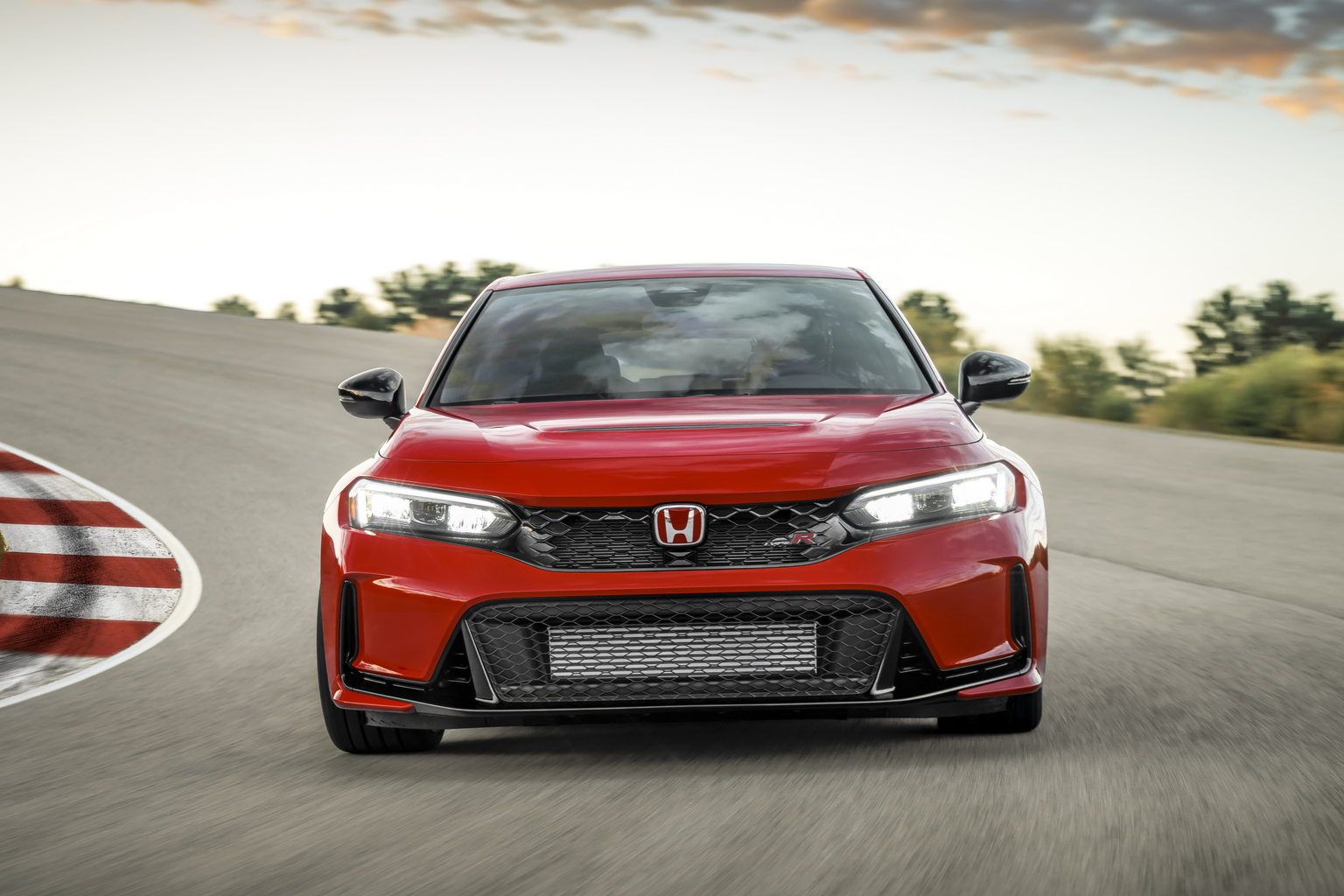 Civic Type R co thong so van hanh chinh thuc hinh anh