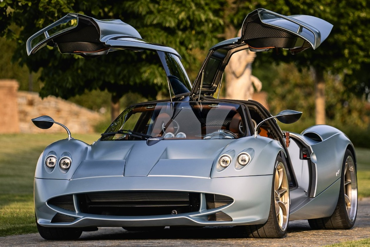 sieu xe,  bugatti,  rolls-royce,  pagani,  mercedes,  maybach,  divo,  mistral,  chiron,  veyron,  La Voiture Noire,  Sweptail,  phantom,  boat tail,  Centodieci,  Exelero,  Codalunga,  huayra,  zonda,  imola,  lamborghini,  ferrari,  mclaren,  asotn martin anh 9