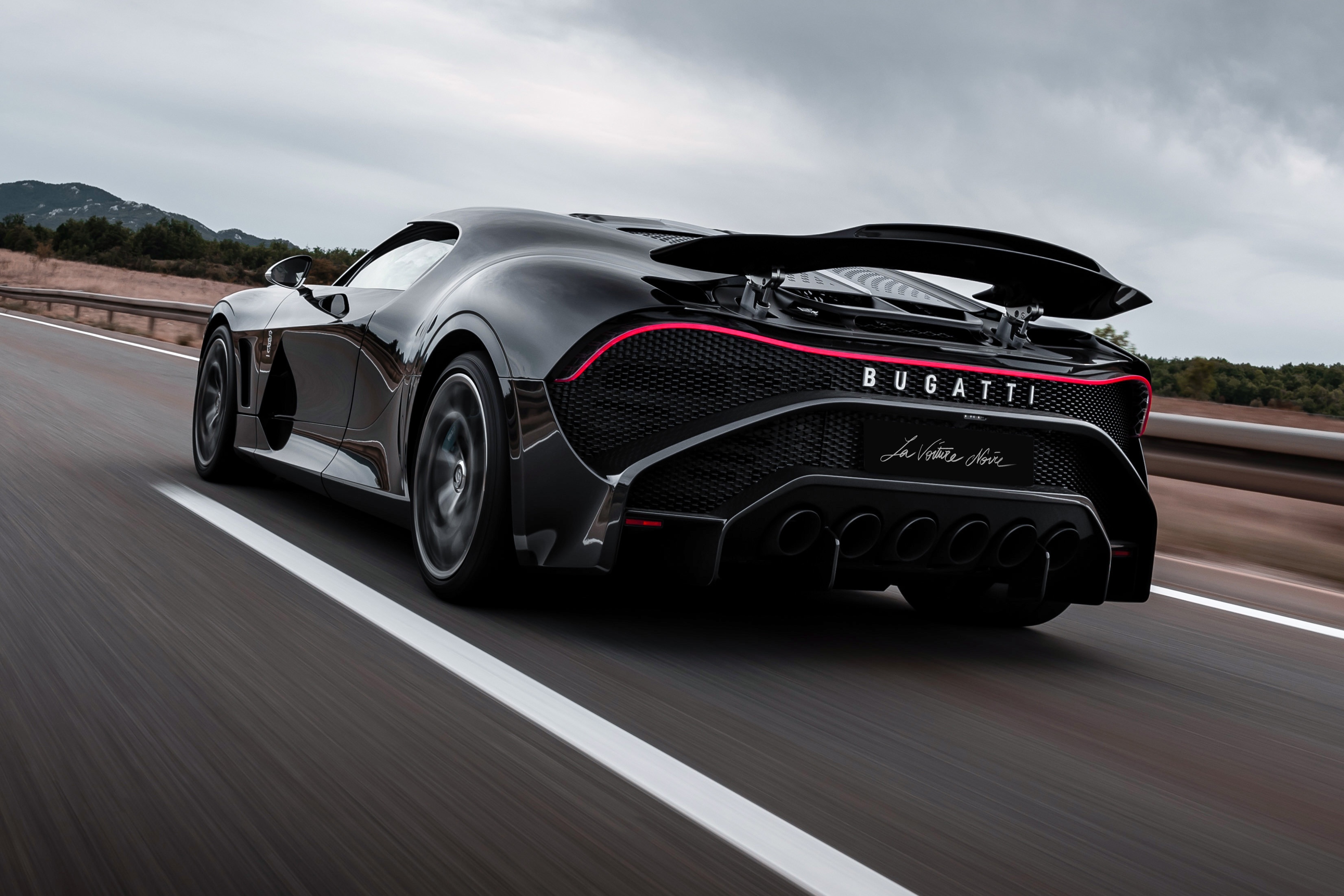 sieu xe,  bugatti,  rolls-royce,  pagani,  mercedes,  maybach,  divo,  mistral,  chiron,  veyron,  La Voiture Noire,  Sweptail,  phantom,  boat tail,  Centodieci,  Exelero,  Codalunga,  huayra,  zonda,  imola,  lamborghini,  ferrari,  mclaren,  asotn martin anh 18