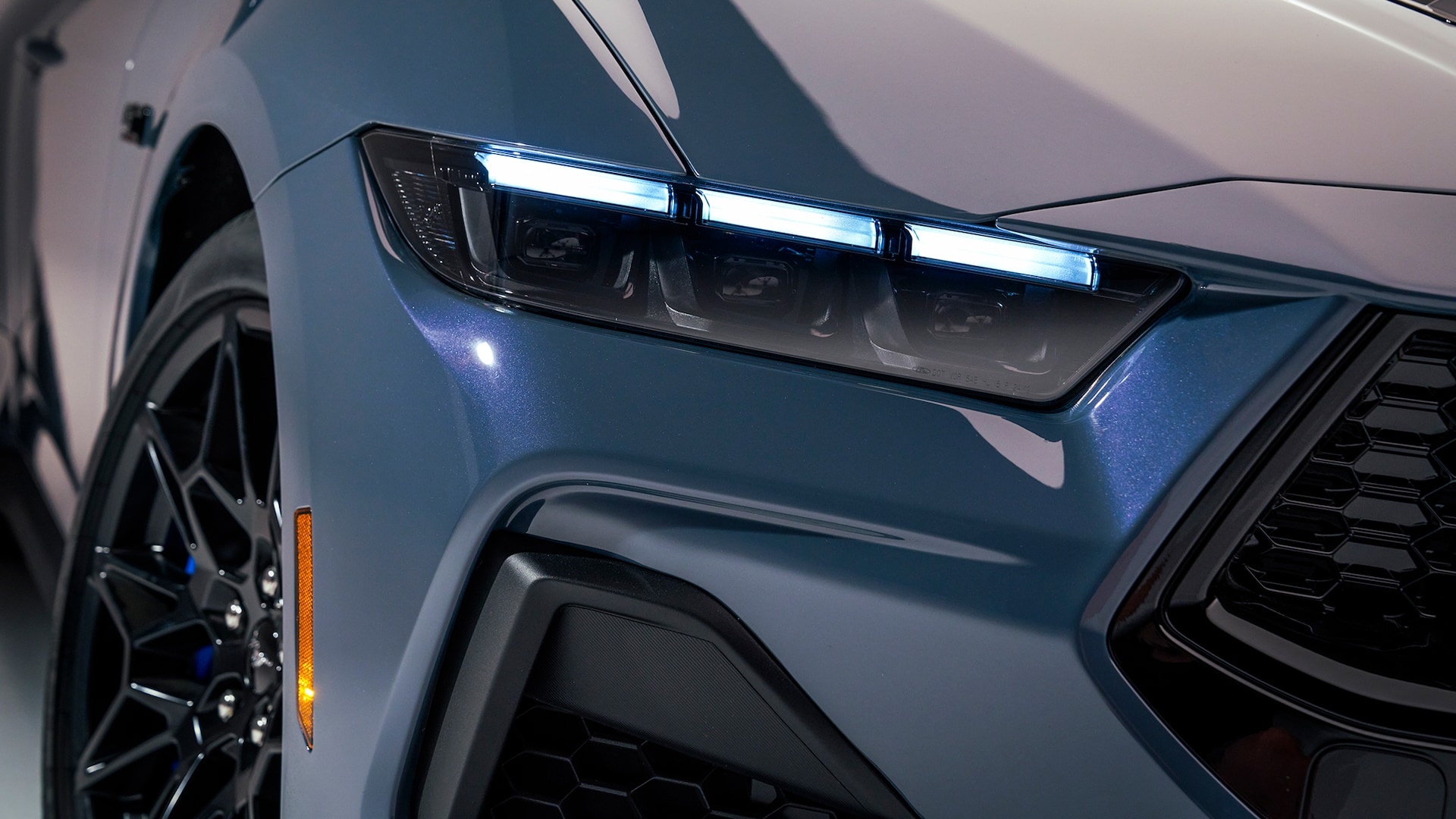 mustang,  dodge challenger,  chevrolet camaro,  camaro,  challenger,  charger,  xe co bap,  xe co bap my,  the he moi,  ra mat anh 7