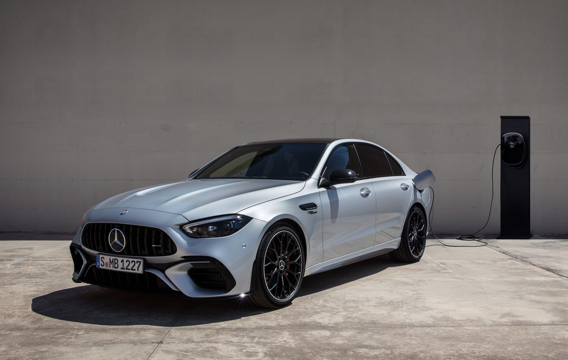 mercedes,  amg,  mercedes-amg,  c63,  c63s,  c63s e performance,  e performance,  c 63,  c 63 s,  estate,  sedan,  xe the thao,  hieu suat cao,  bmw m,  audi,  bmw,  audi rs anh 17