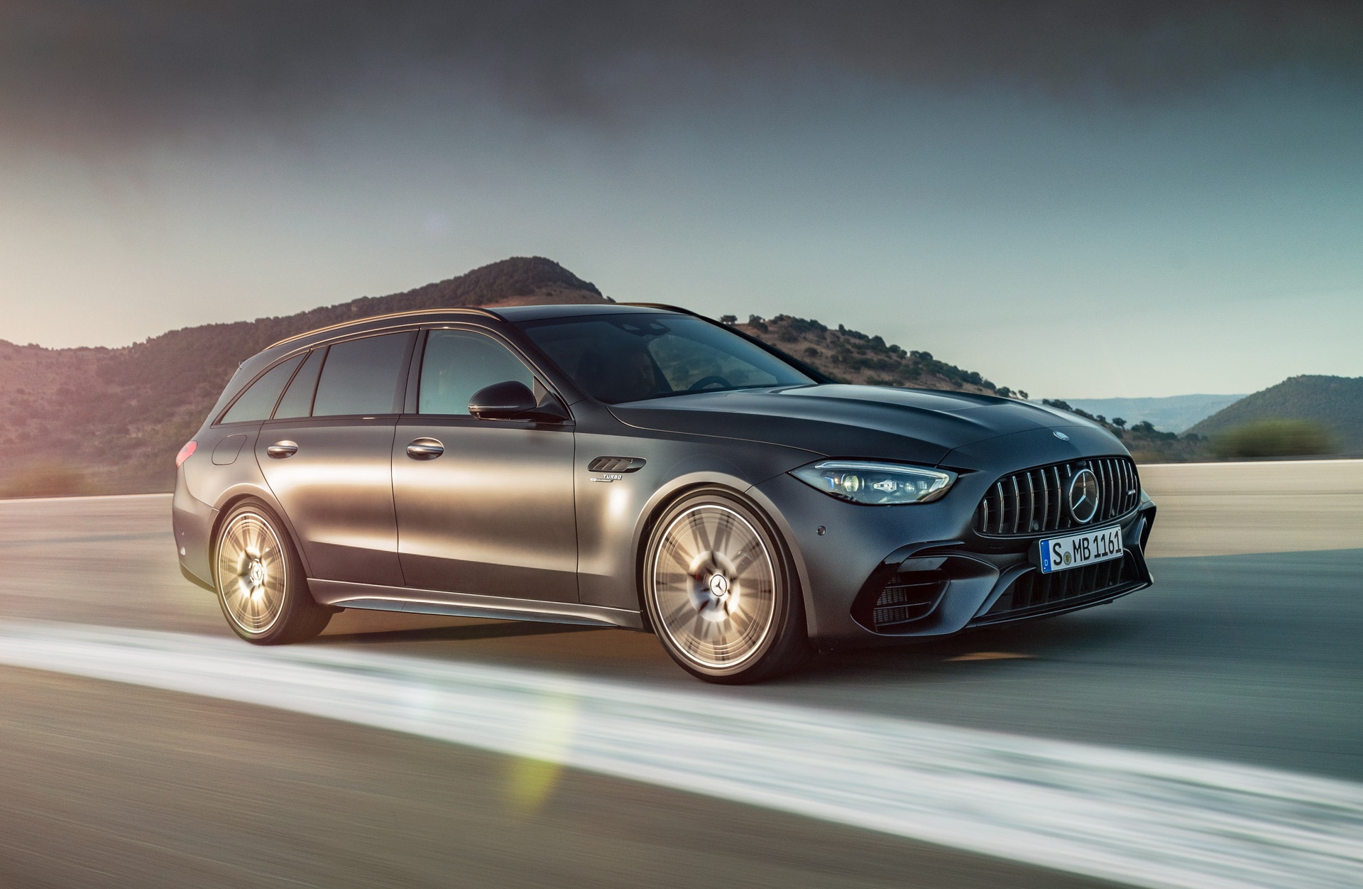 mercedes,  amg,  mercedes-amg,  c63,  c63s,  c63s e performance,  e performance,  c 63,  c 63 s,  estate,  sedan,  xe the thao,  hieu suat cao,  bmw m,  audi,  bmw,  audi rs anh 22